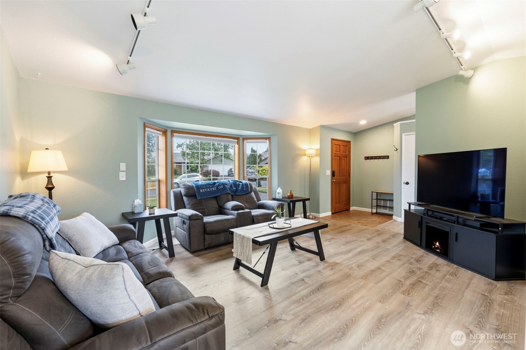 3733 Golden Eagle Loop Property Photo 4