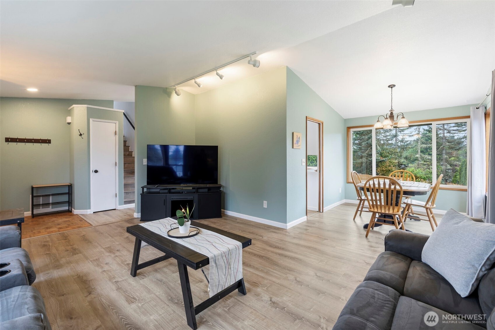 3733 Golden Eagle Loop Property Photo 5
