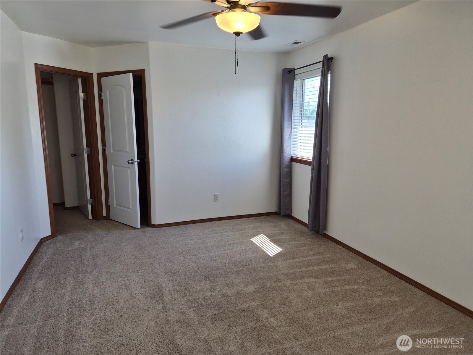 8230 54th Court Property Photo 8