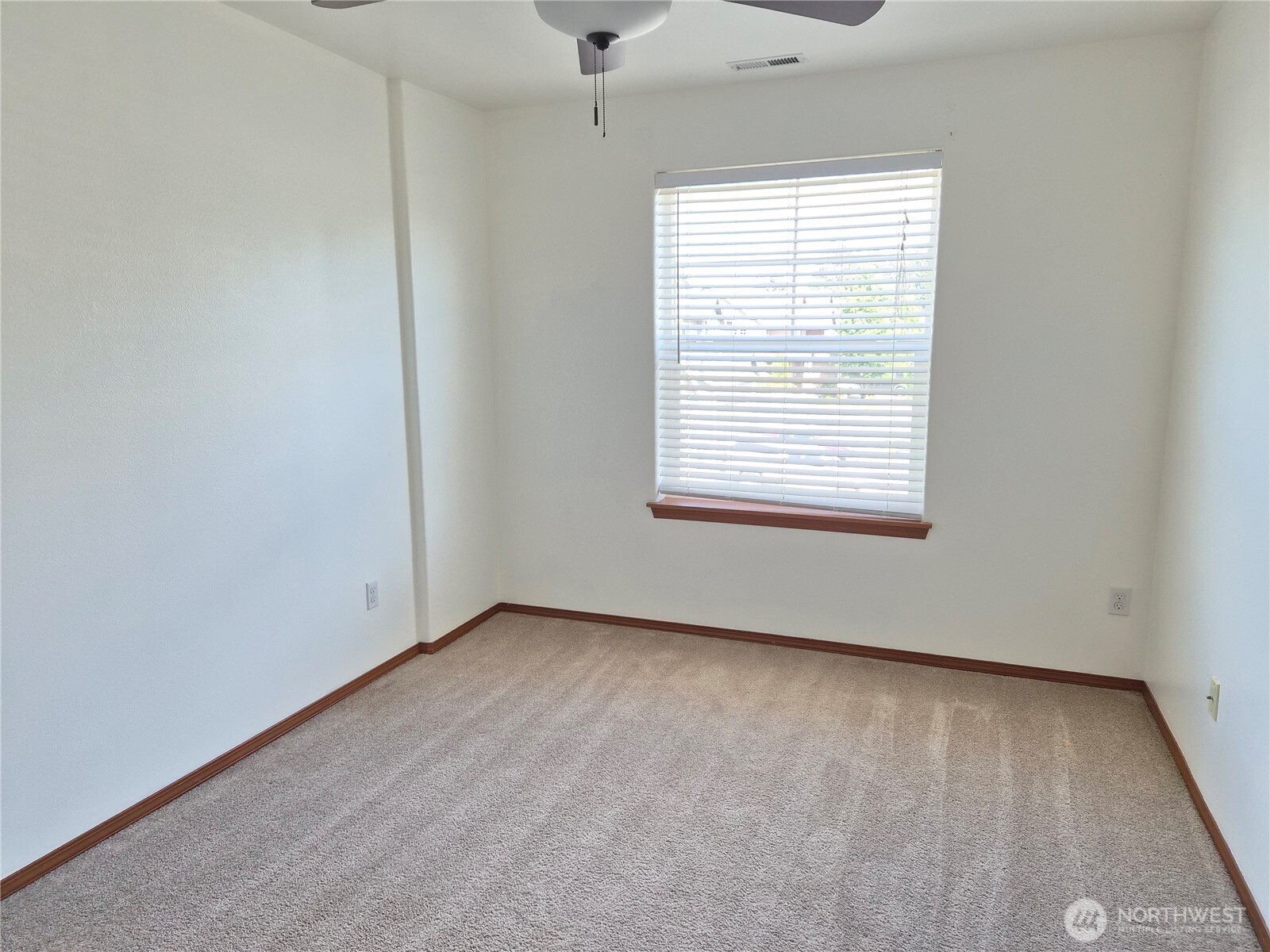 8230 54th Court Property Photo 12