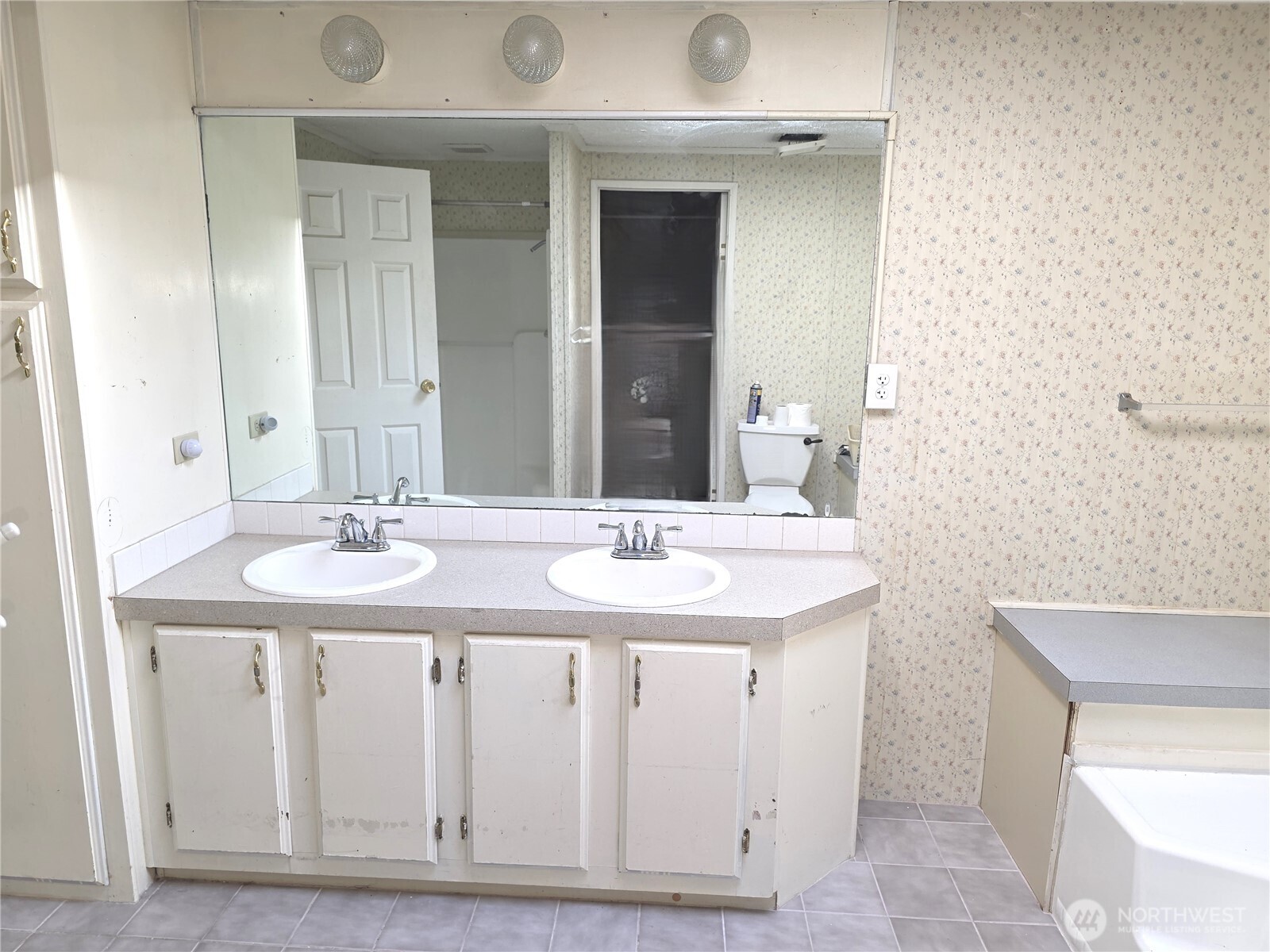 2421 S 370th Place 63 Property Photo 15