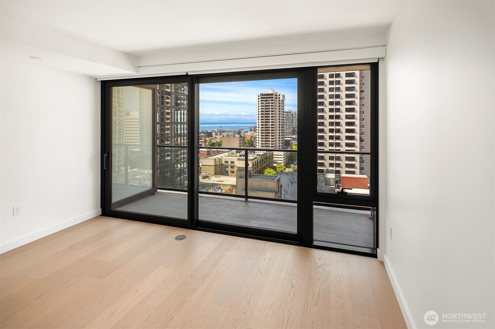 300 Virginia Street 1113 Property Photo 2
