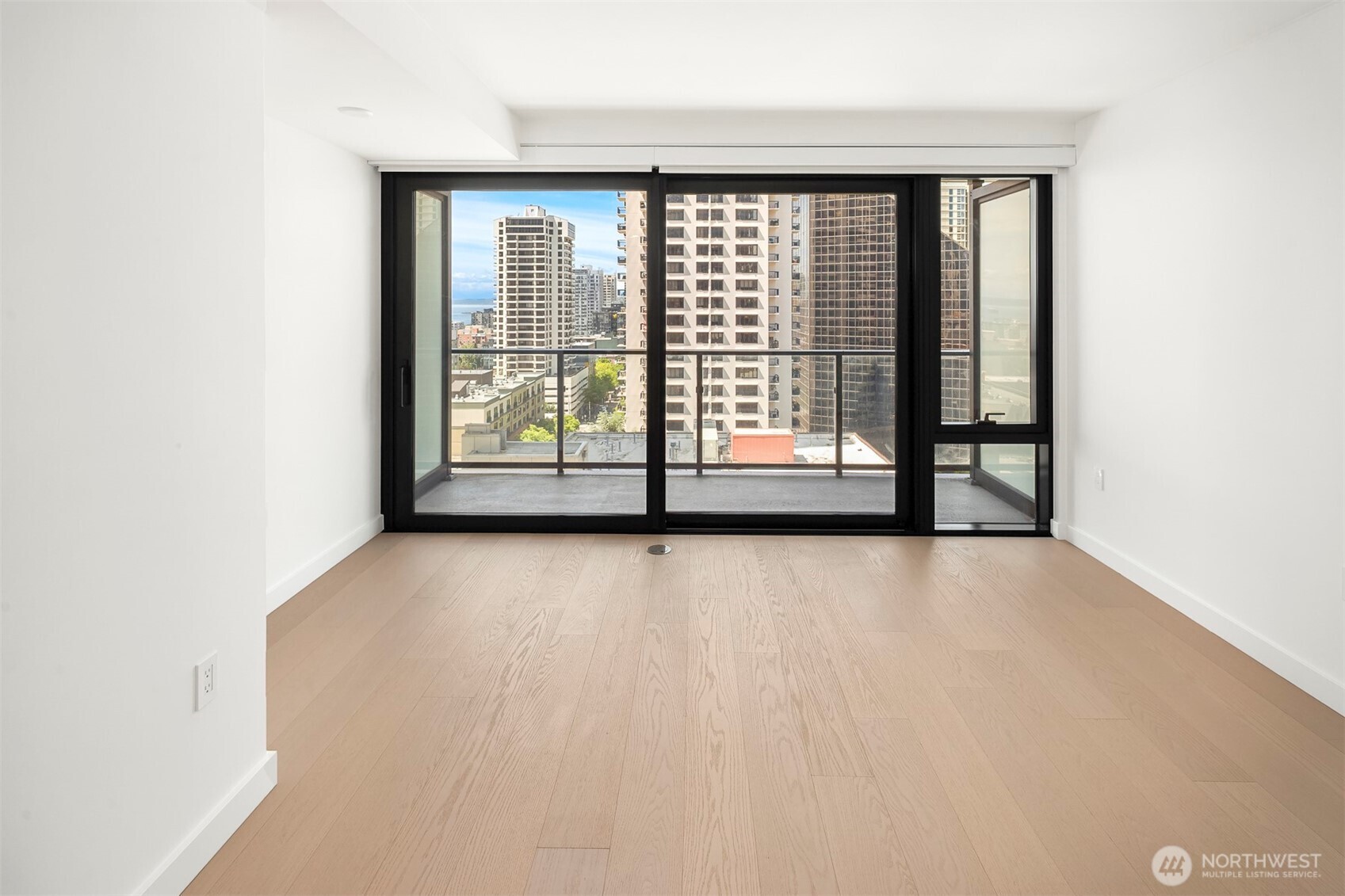 300 Virginia Street 1113 Property Photo 5