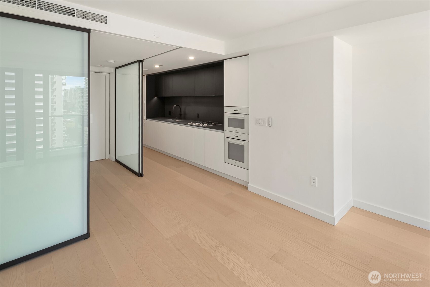 300 Virginia Street 1113 Property Photo 9