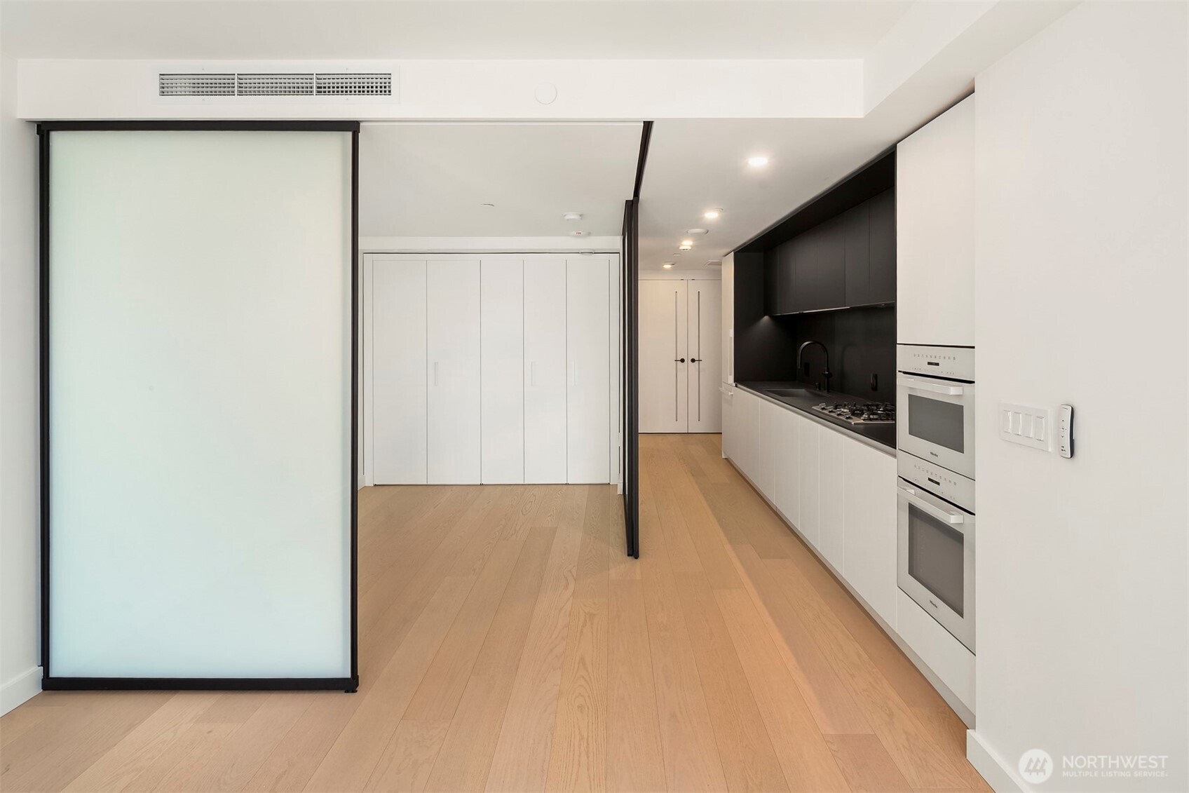 300 Virginia Street 1113 Property Photo 11