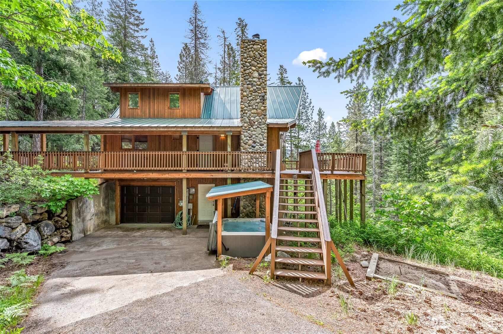 16761 Lakeview Drive Property Photo 1