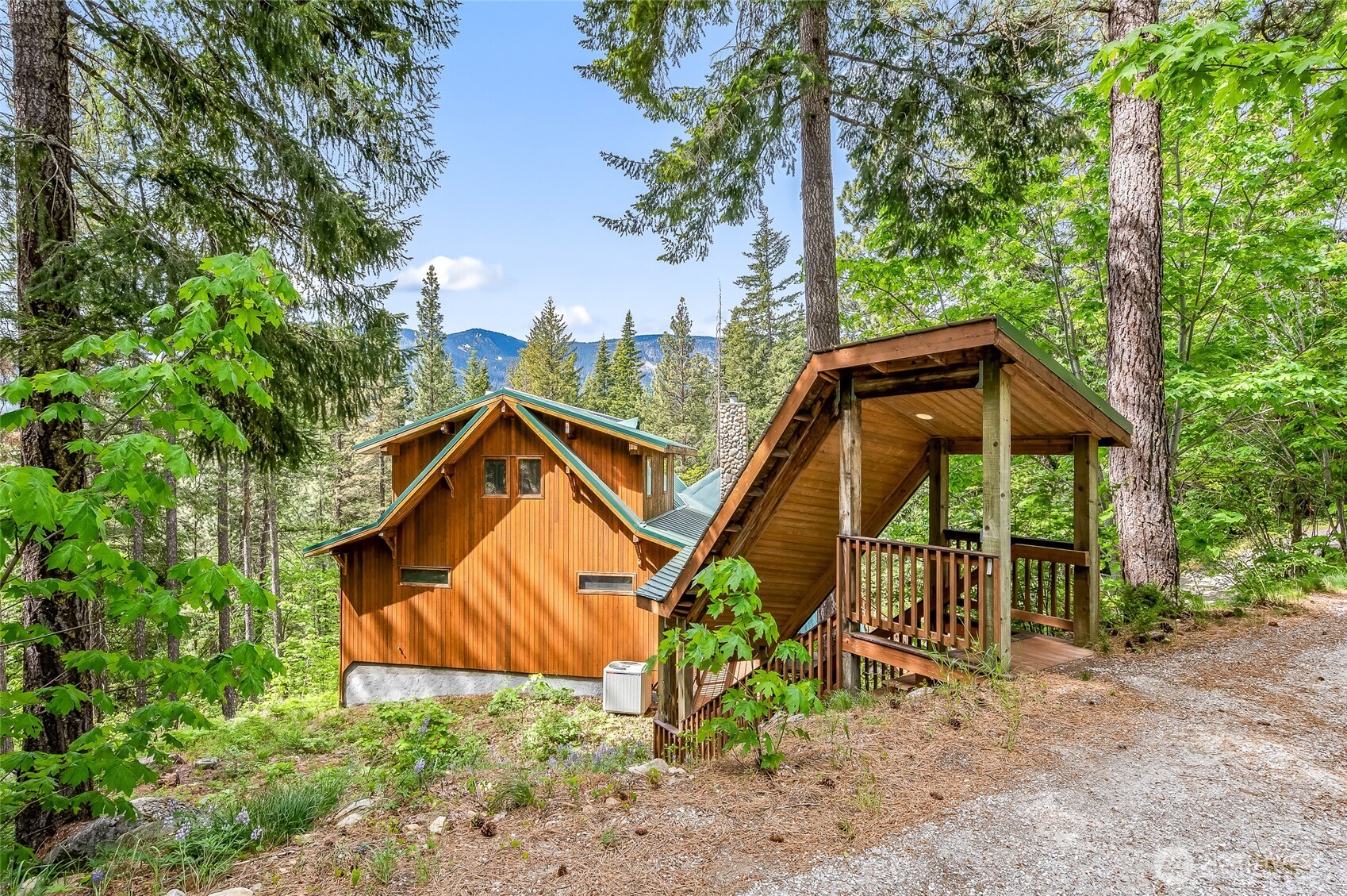 16761 Lakeview Drive Property Photo 2