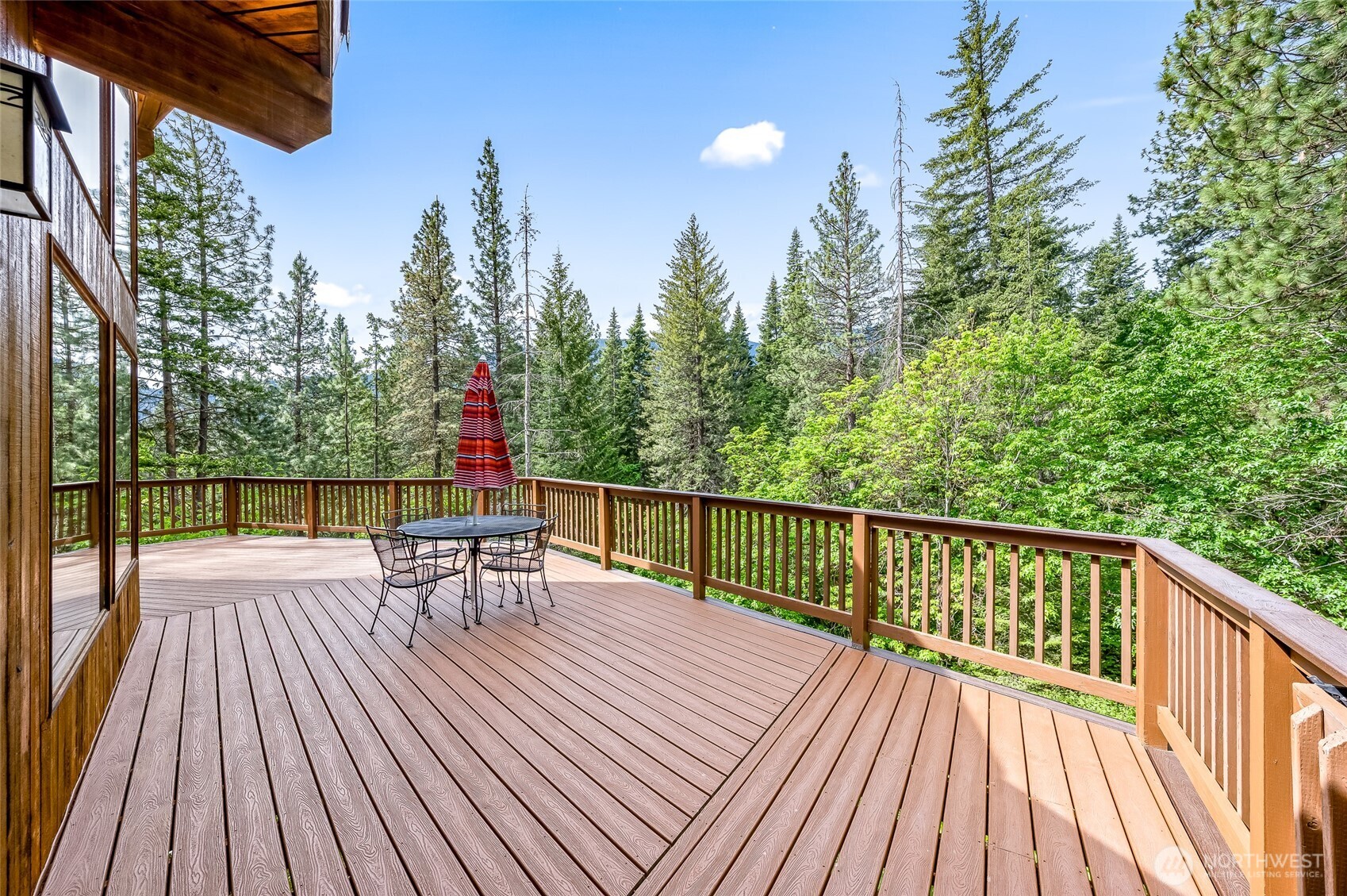 16761 Lakeview Drive Property Photo 3