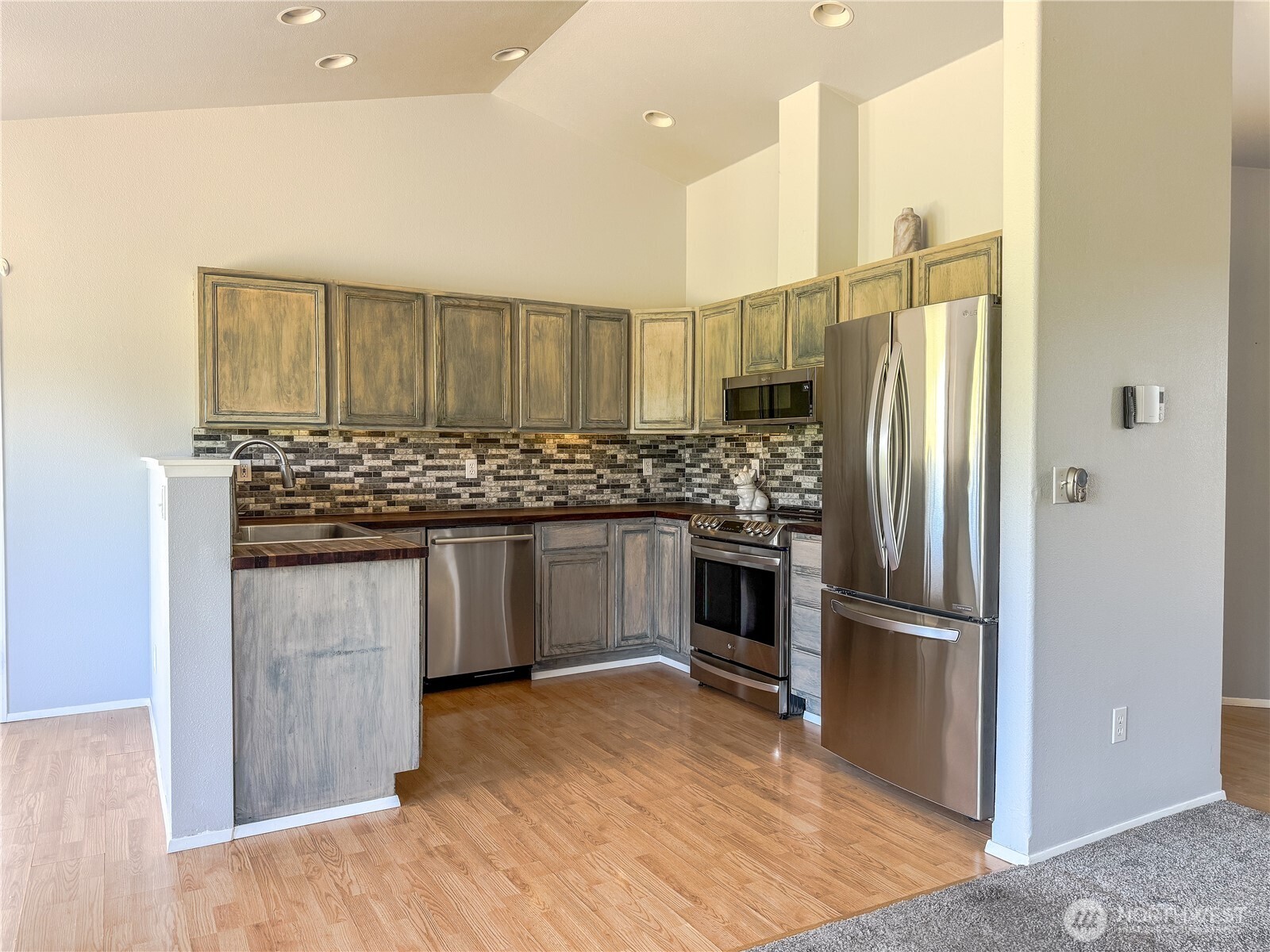 526 Canal Drive Property Photo 10