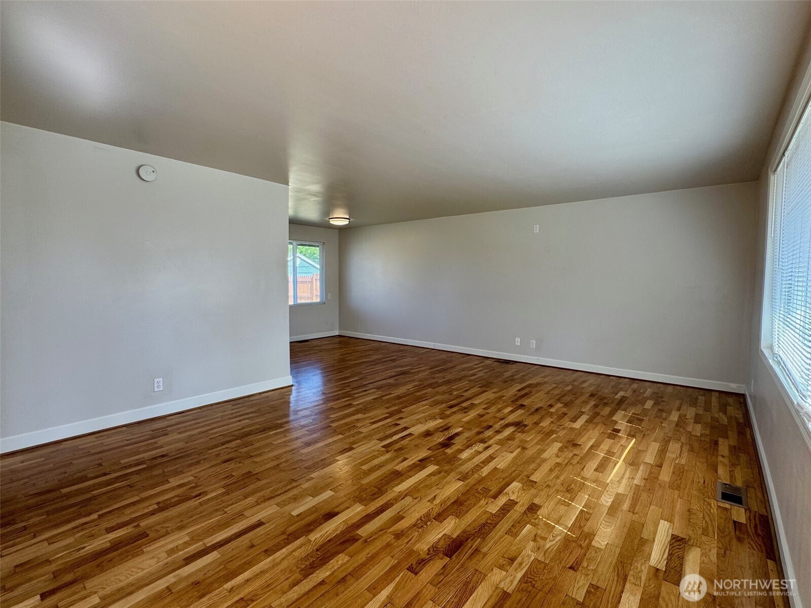 610 S Grand Drive Property Photo 3