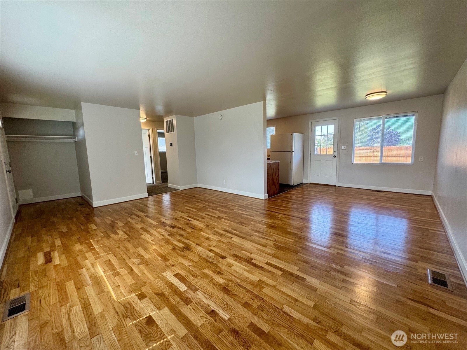 610 S Grand Drive Property Photo 4