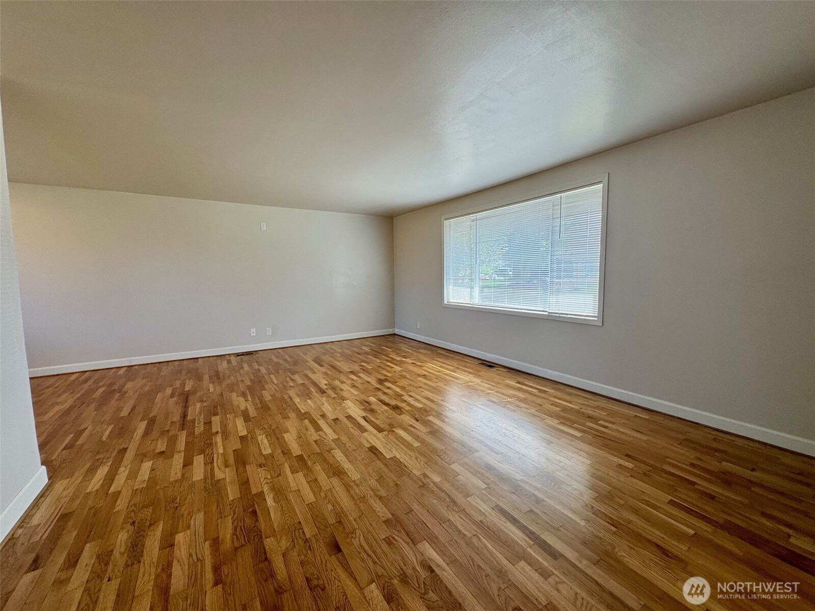 610 S Grand Drive Property Photo 5