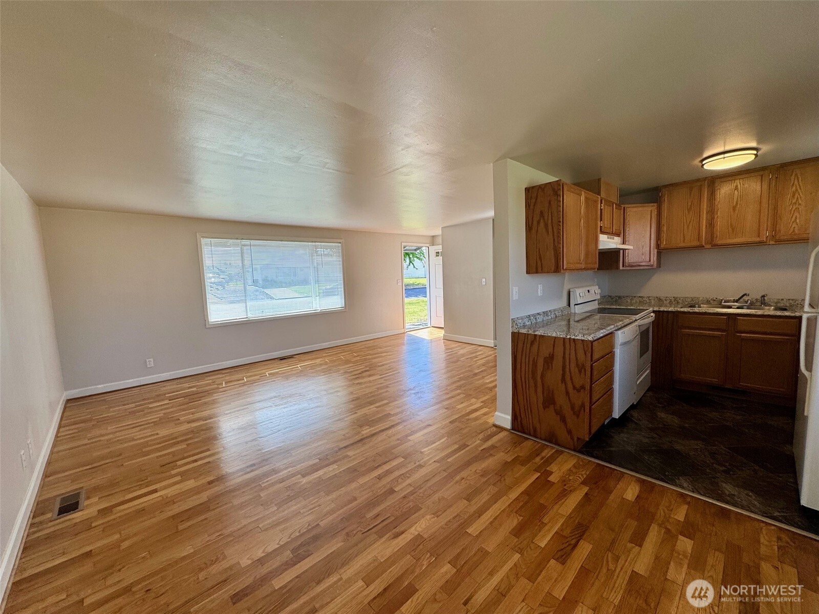 610 S Grand Drive Property Photo 6