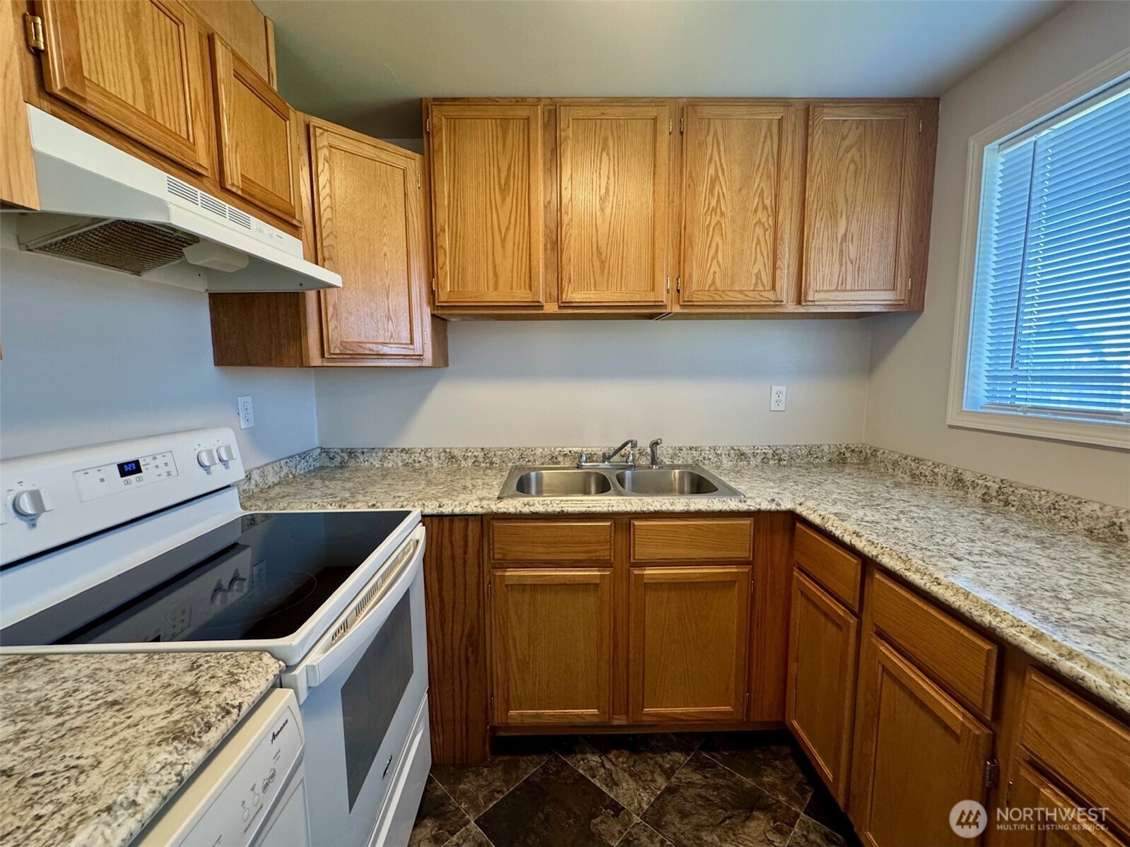 610 S Grand Drive Property Photo 8