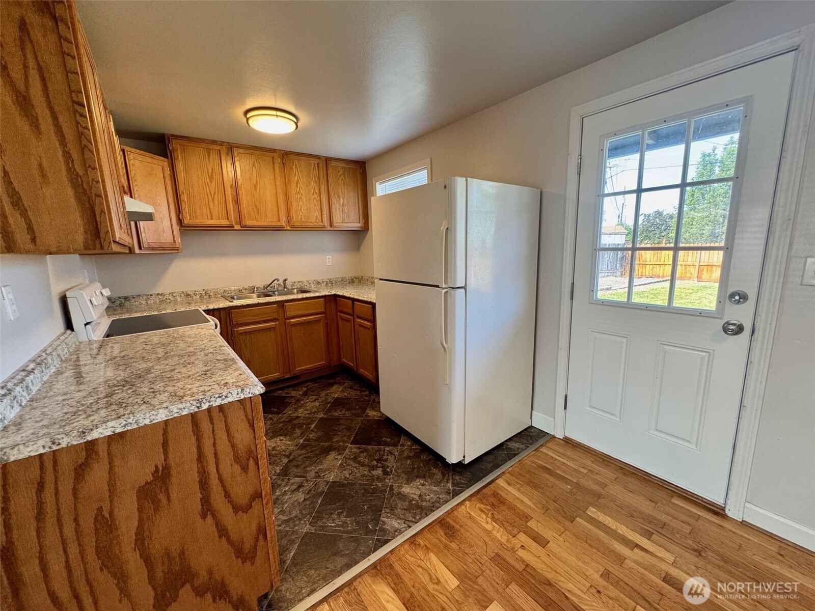 610 S Grand Drive Property Photo 10