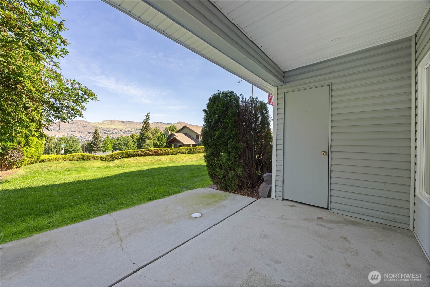 2307 W Woodin Avenue 1e Property Photo 2