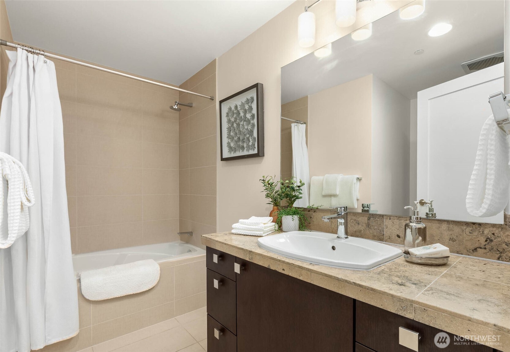 10000 Main Street 212 Property Photo 22
