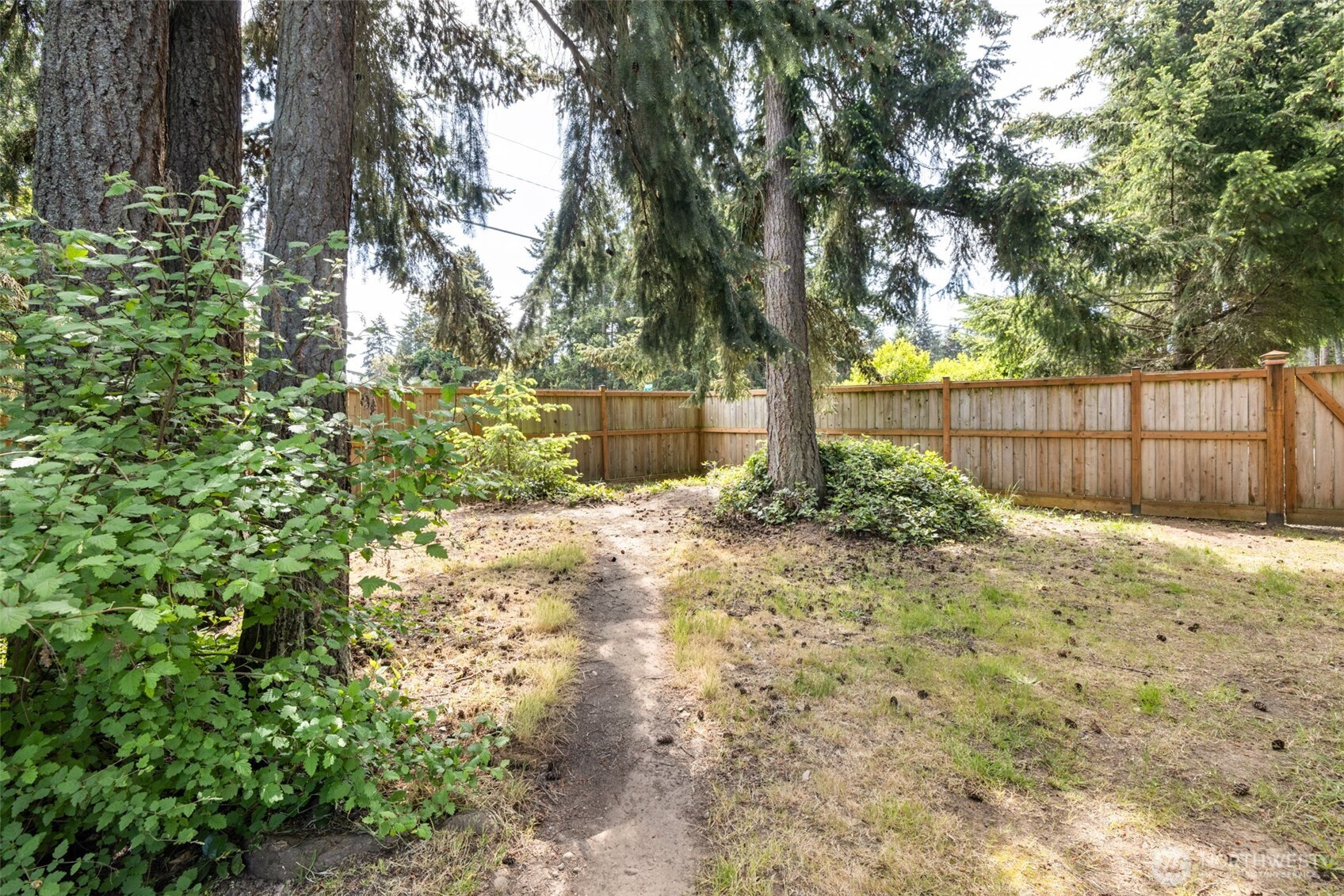 2201 W 16th Street Property Photo 18