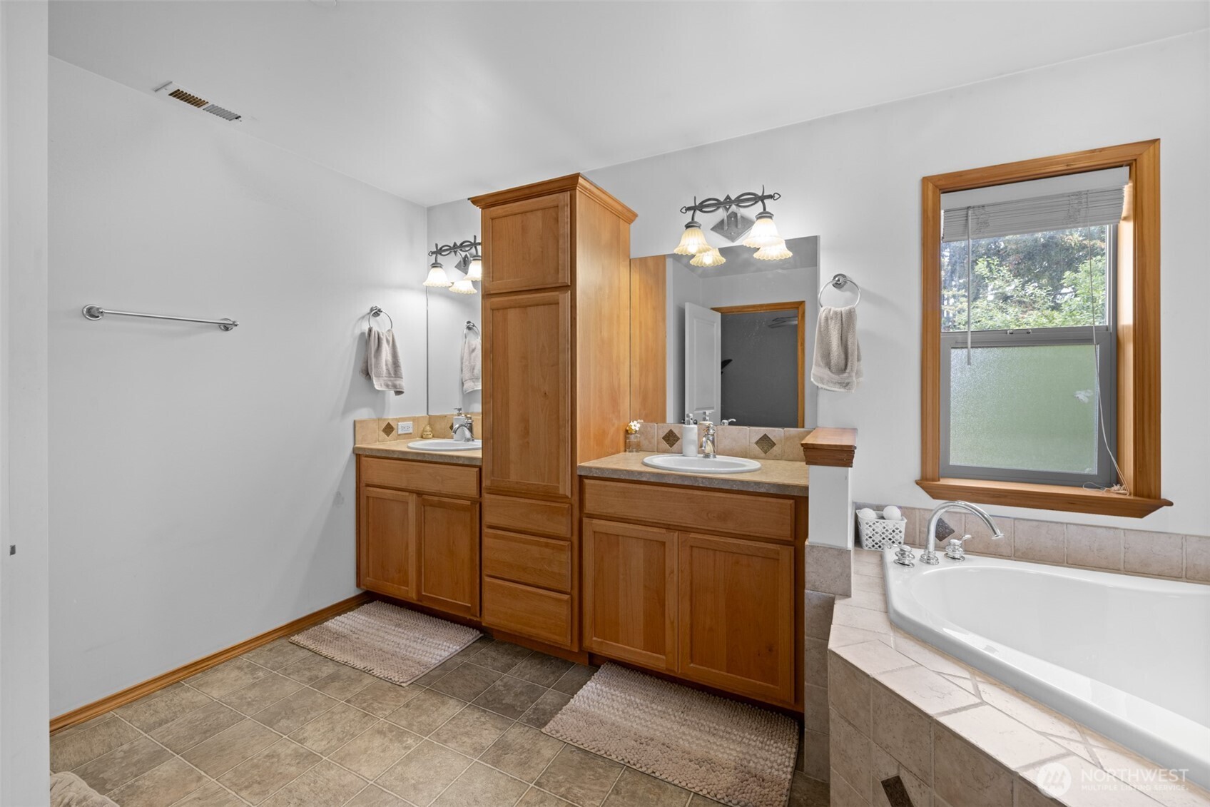 2201 W 16th Street Property Photo 35