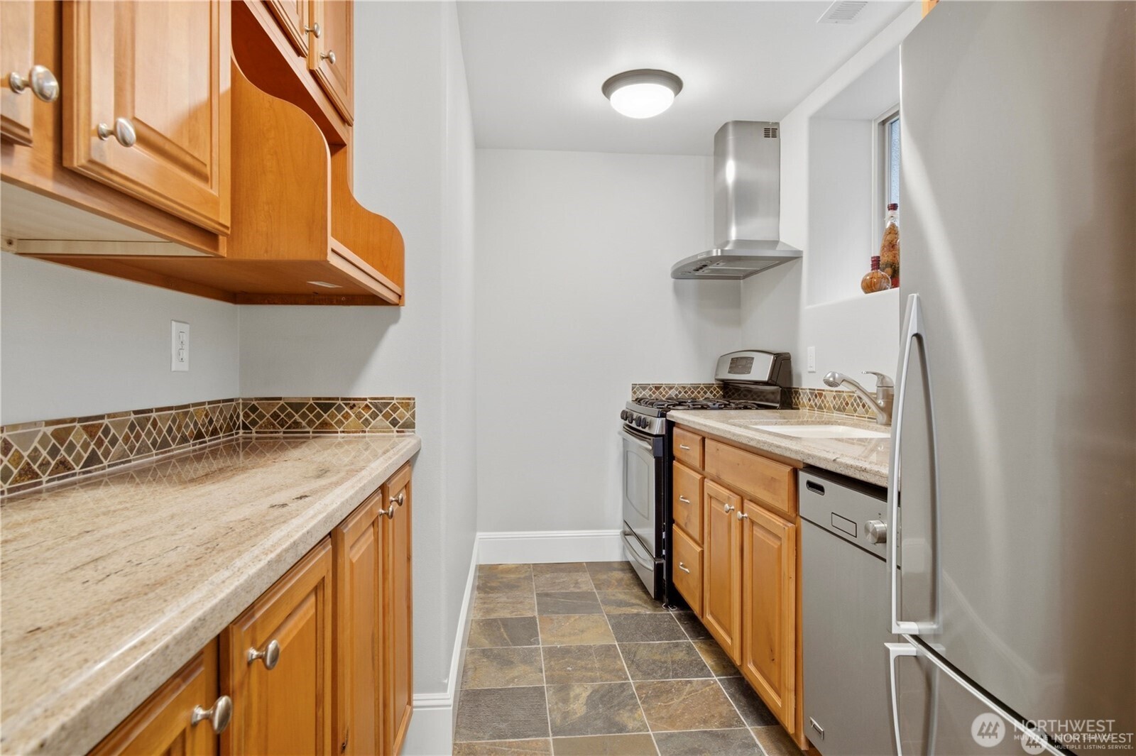 217 7th Avenue Property Photo 10