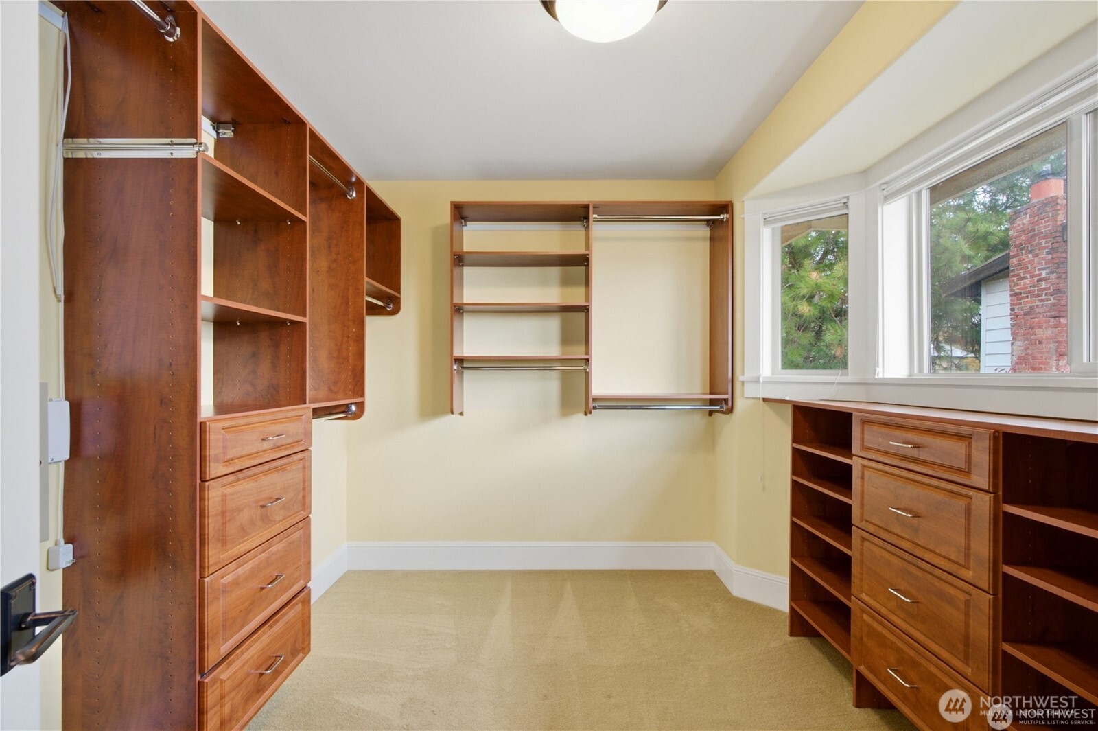 217 7th Avenue Property Photo 28