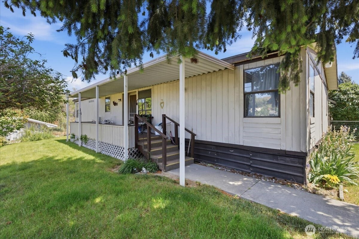 415 Sunny Drive Property Photo 1