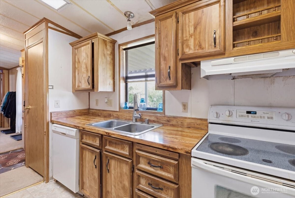 415 Sunny Drive Property Photo 8