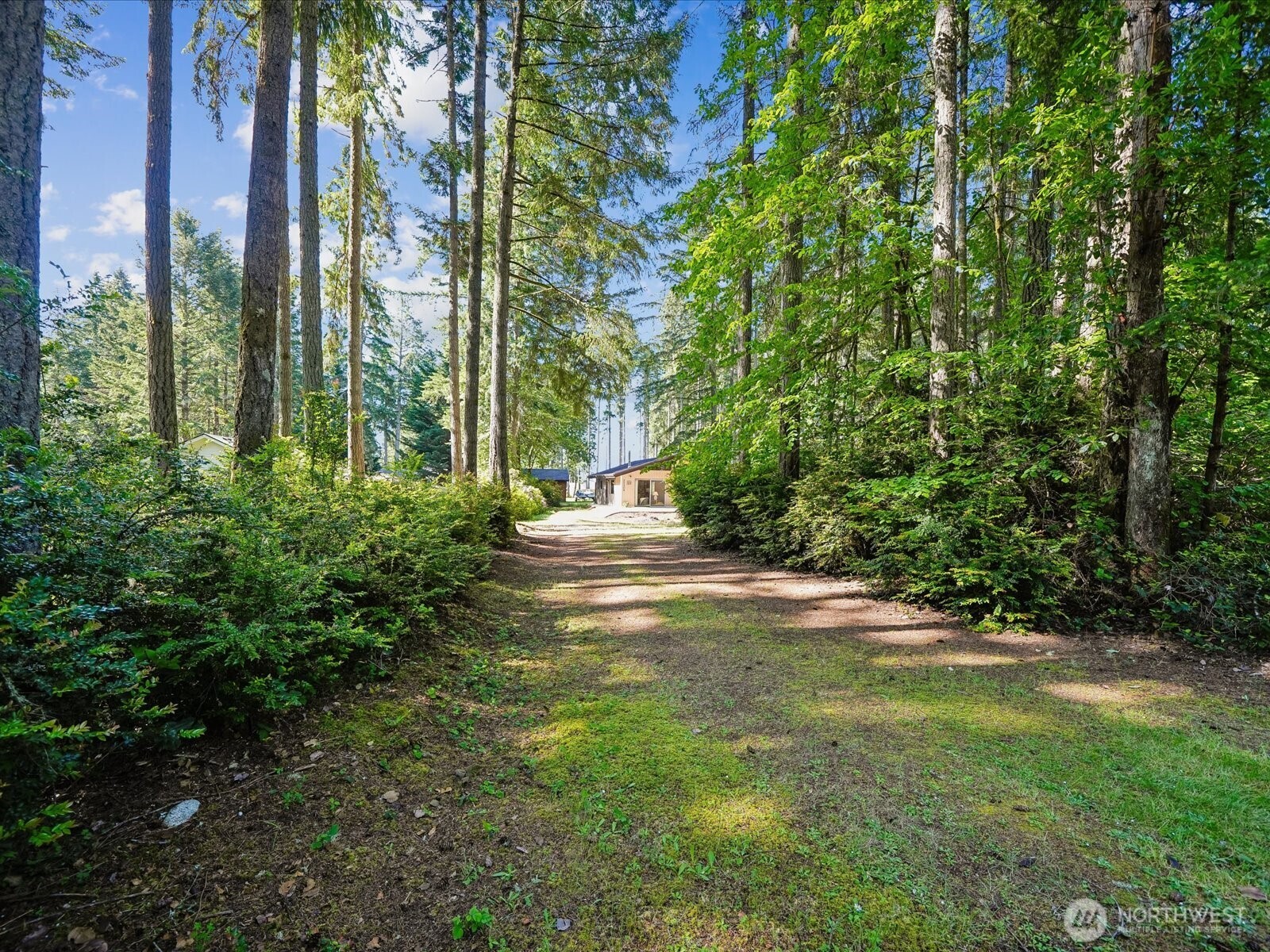 11104 Leschi Circle Property Photo 2