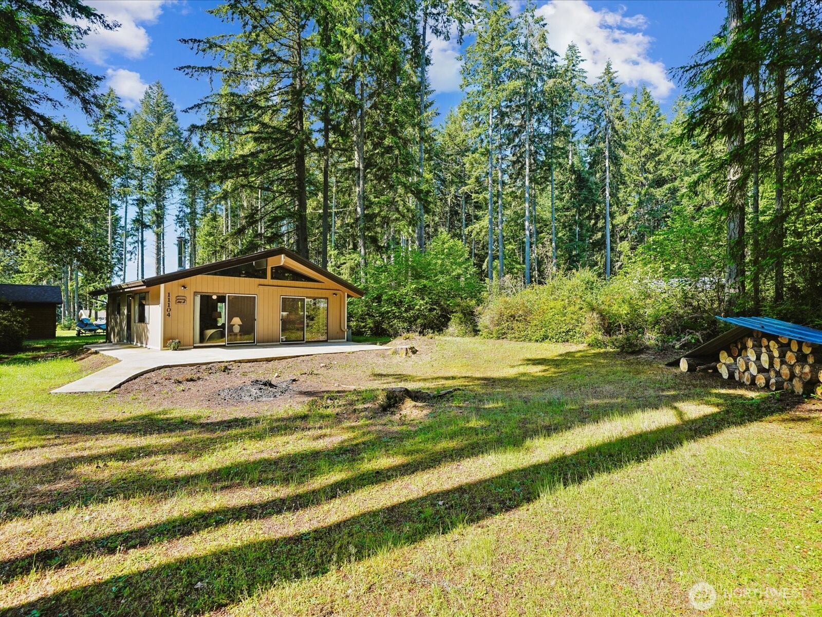 11104 Leschi Circle Property Photo 5