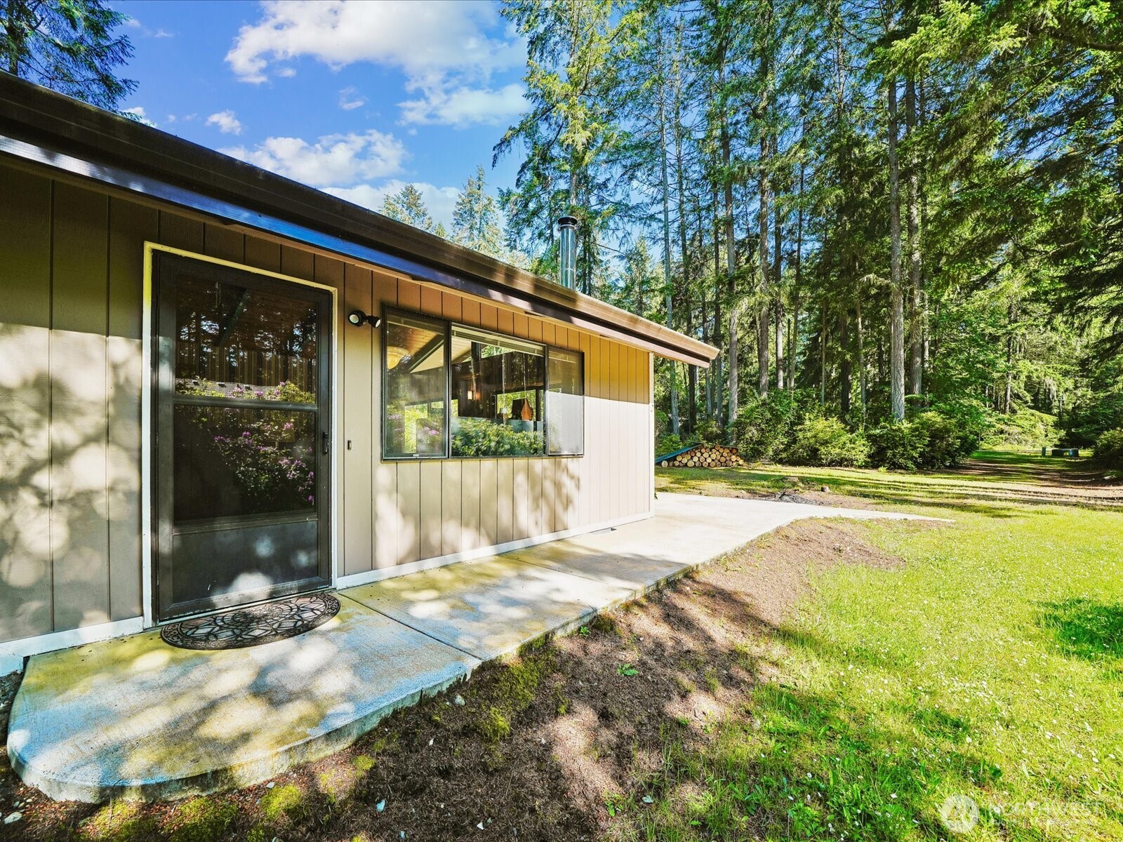 11104 Leschi Circle Property Photo 10