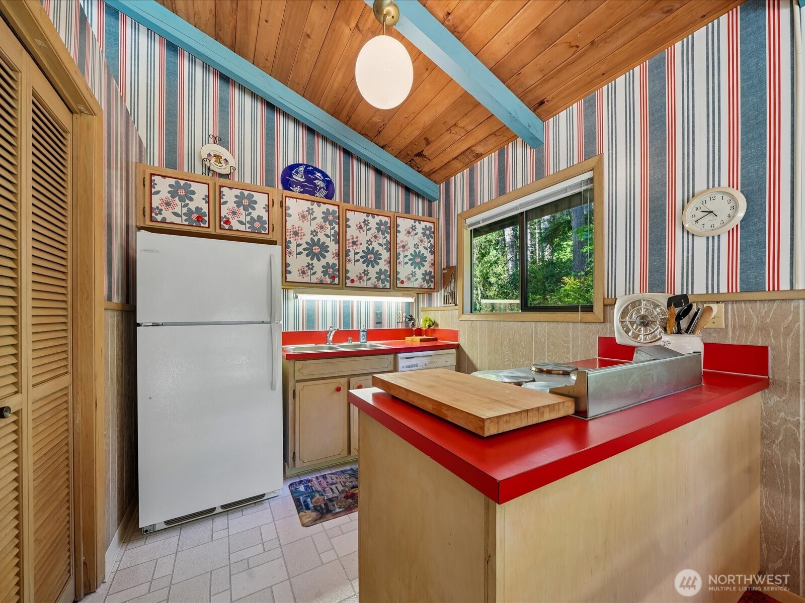 11104 Leschi Circle Property Photo 21