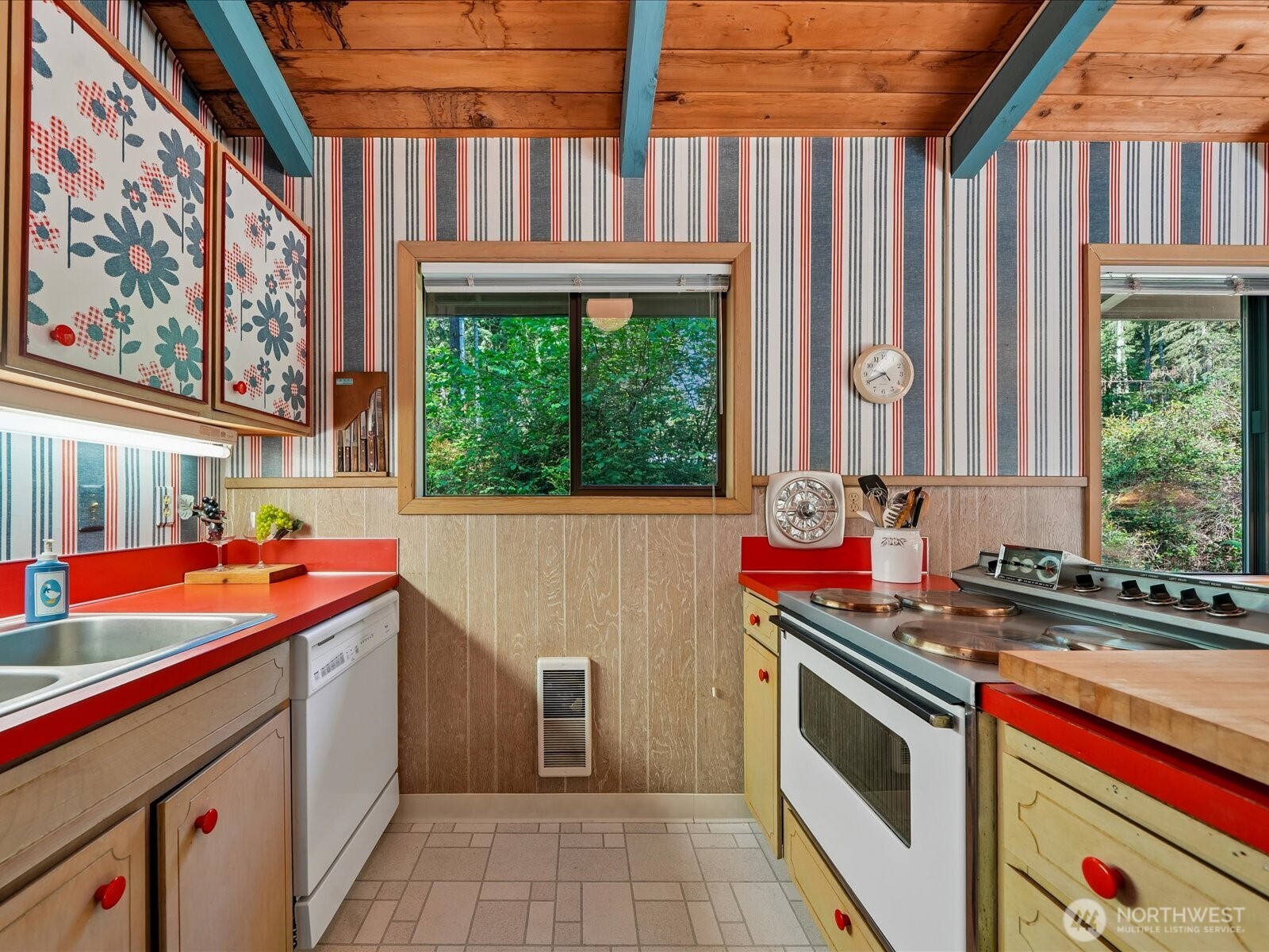 11104 Leschi Circle Property Photo 22
