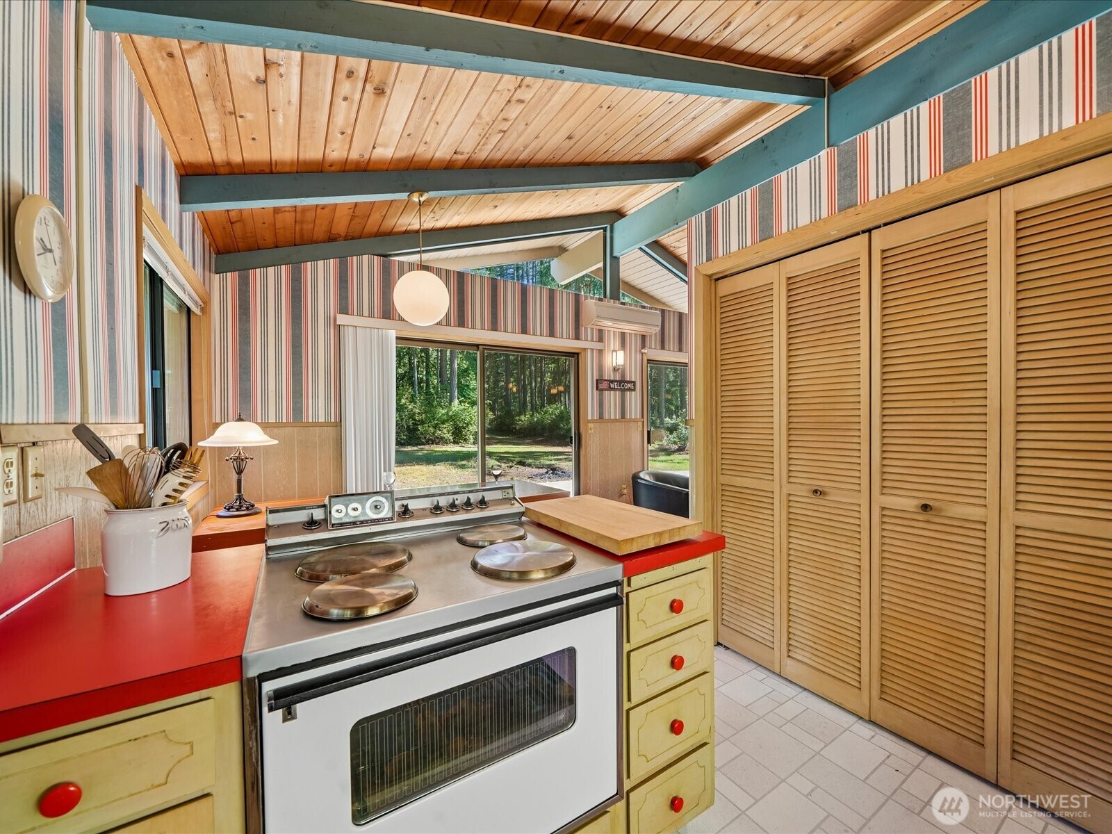 11104 Leschi Circle Property Photo 23