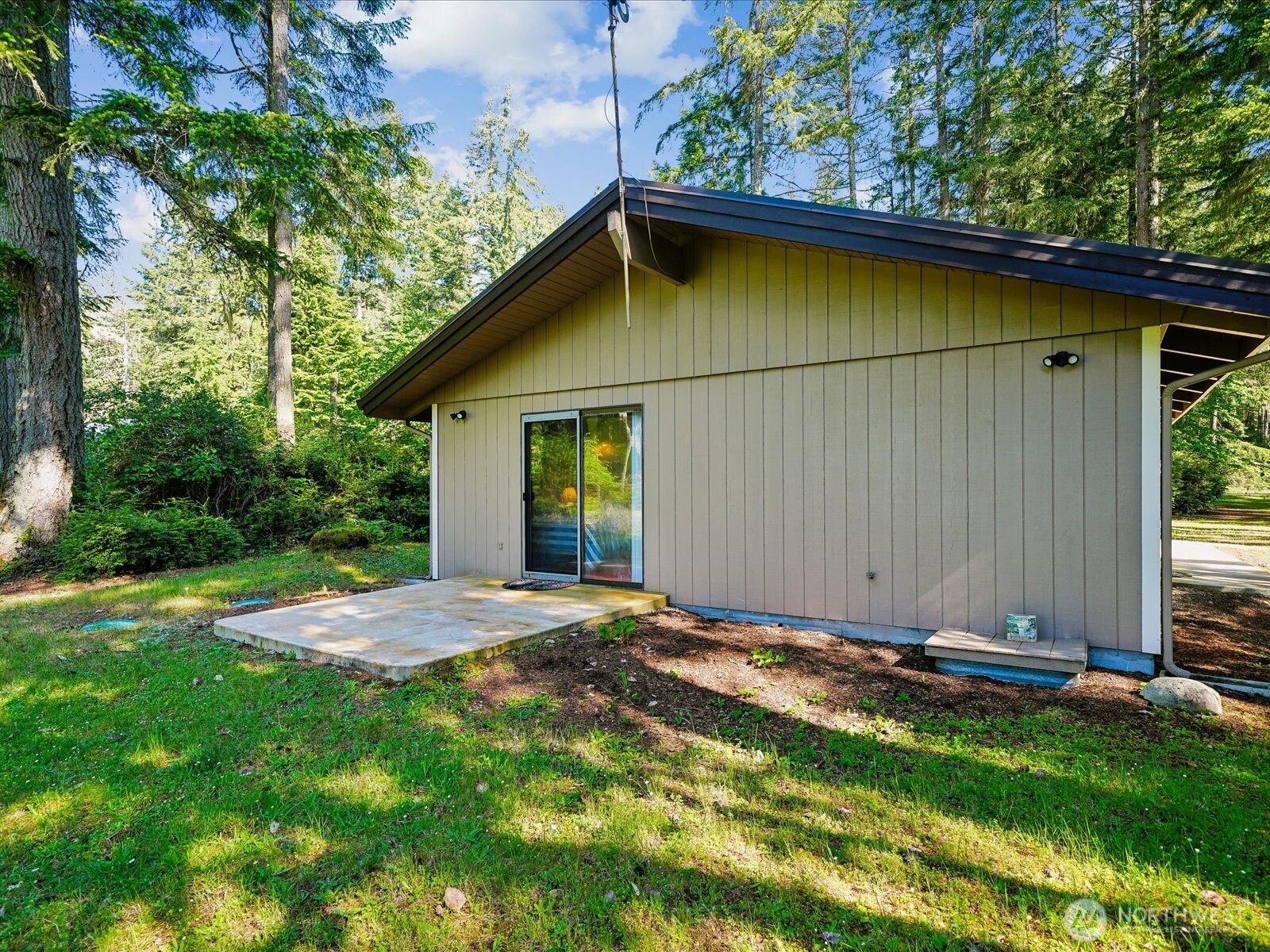11104 Leschi Circle Property Photo 36