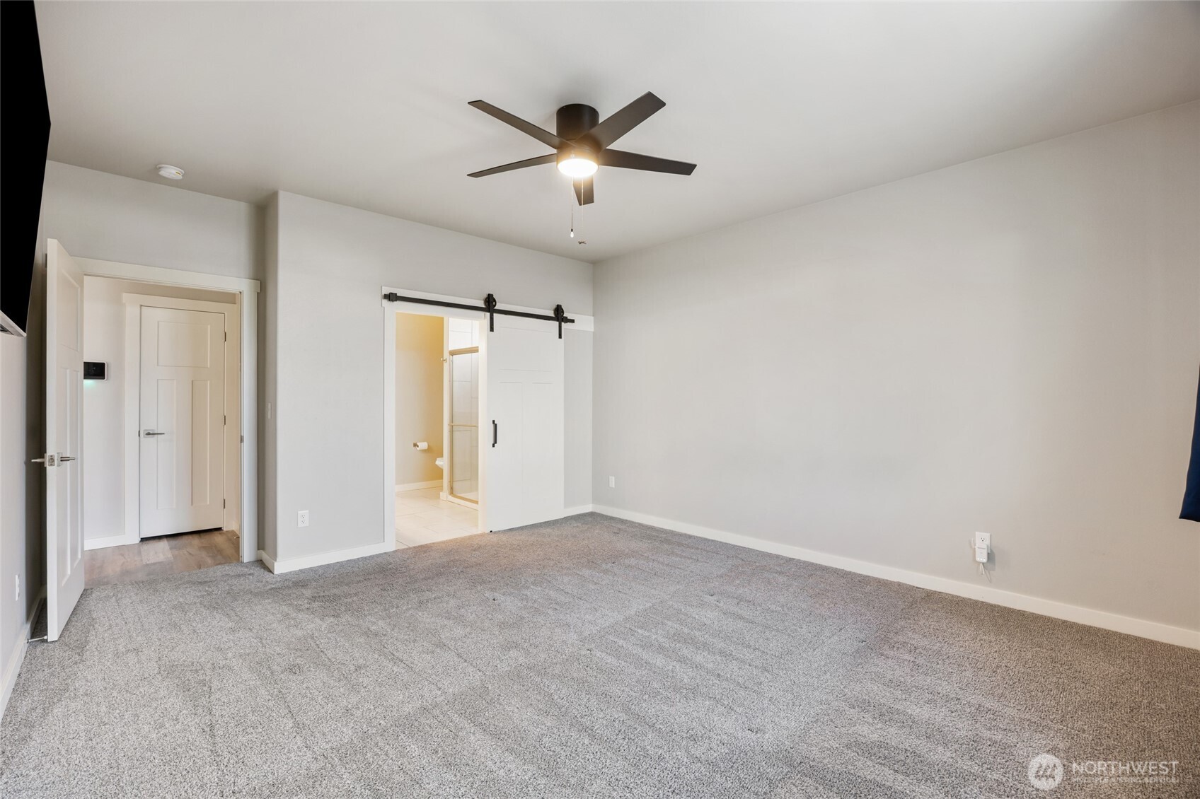 909 Ne 5th Avenue Property Photo 17