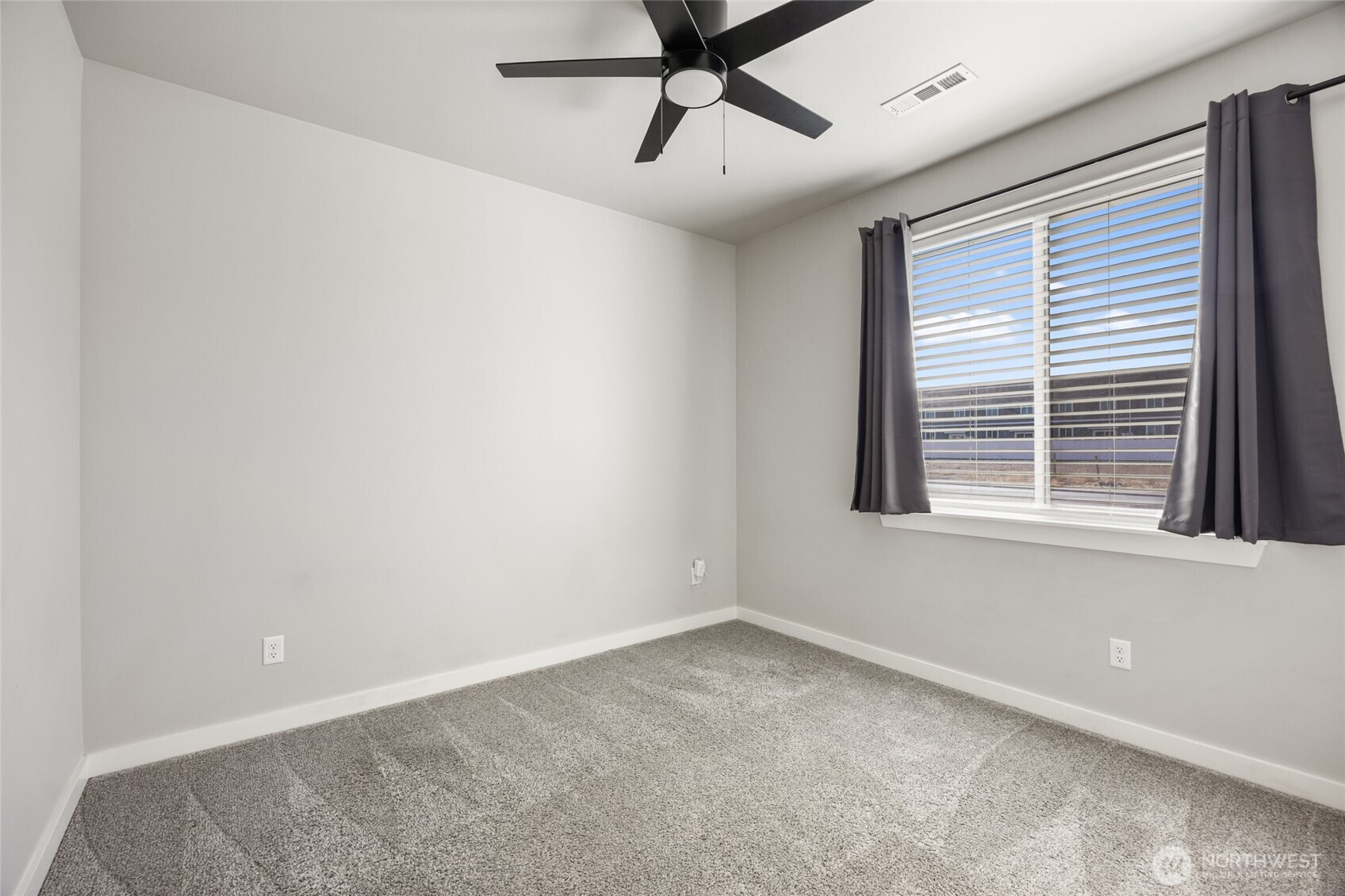 909 Ne 5th Avenue Property Photo 24