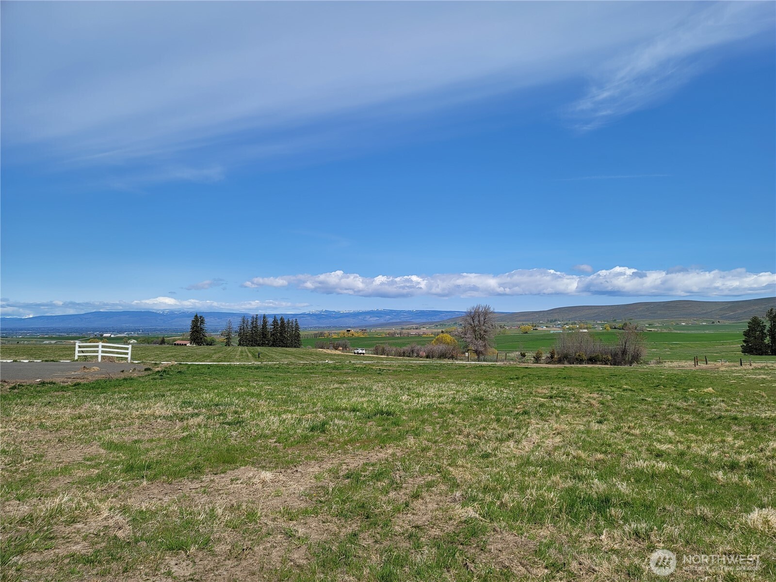 428 Nka Rolling Hill Drive Property Photo 3