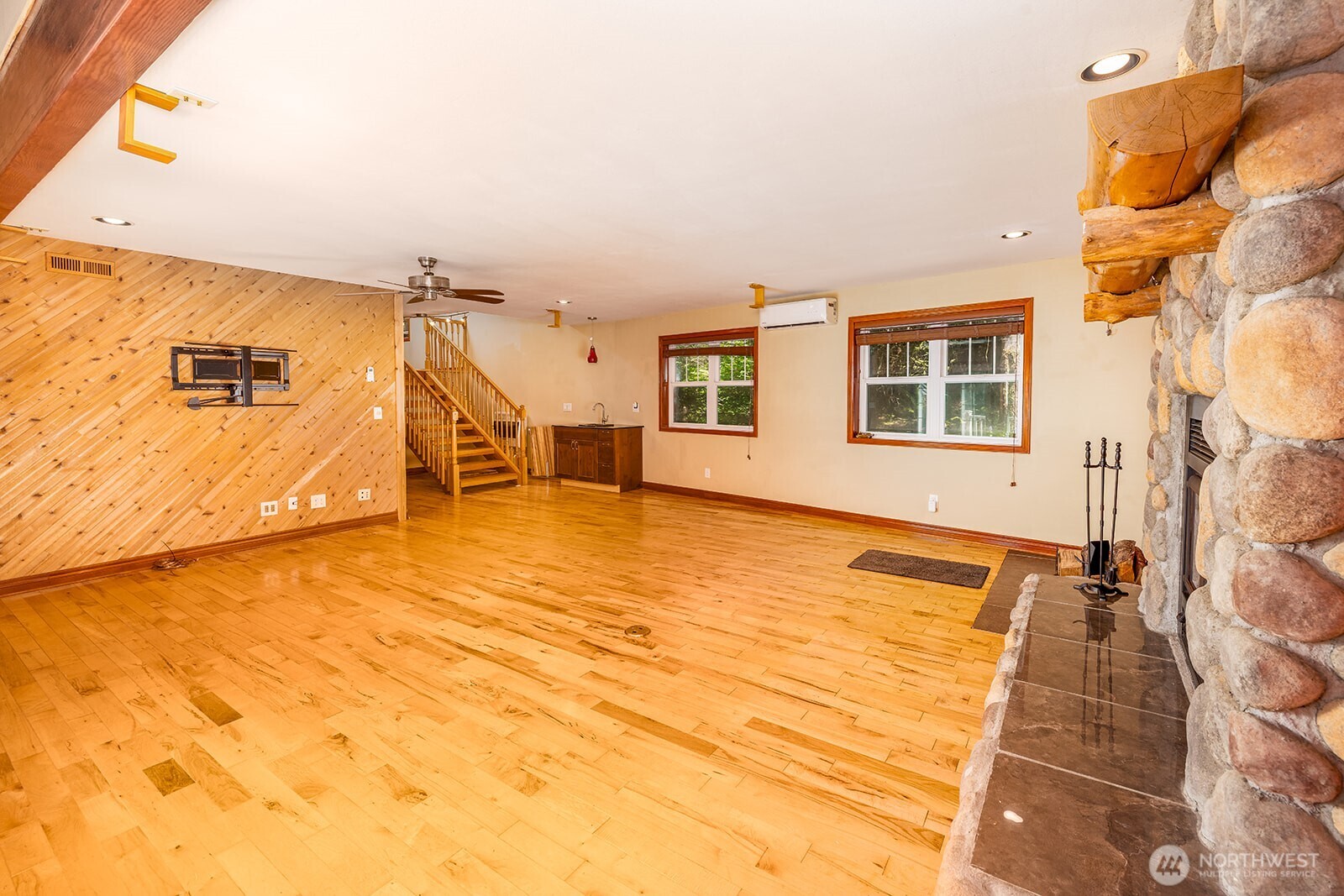 35353 North Shore Drive Property Photo 8