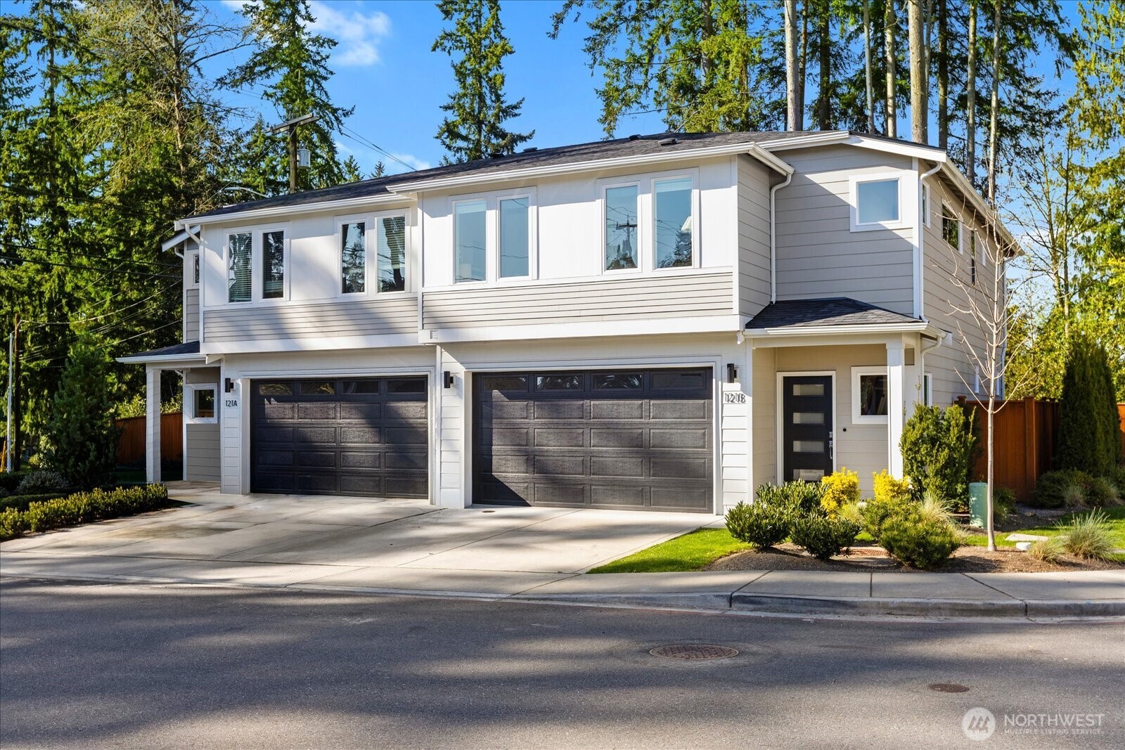 121 171st Place B Property Photo 2