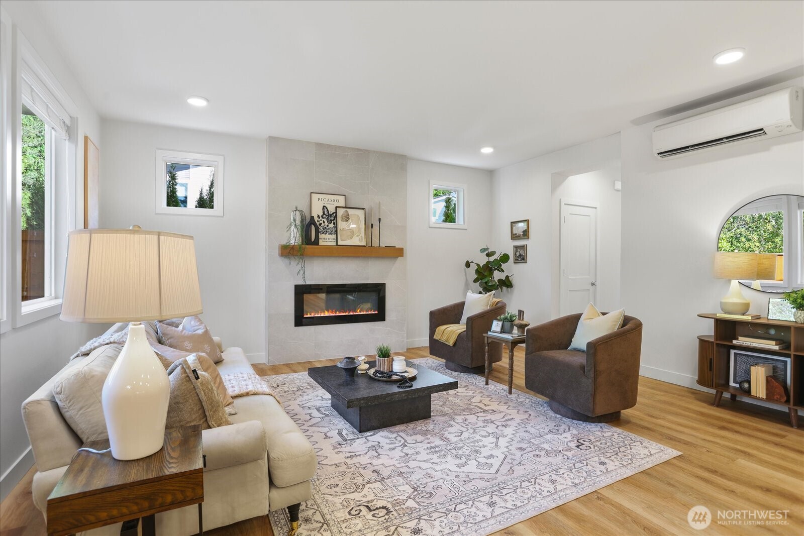 121 171st Place B Property Photo 5