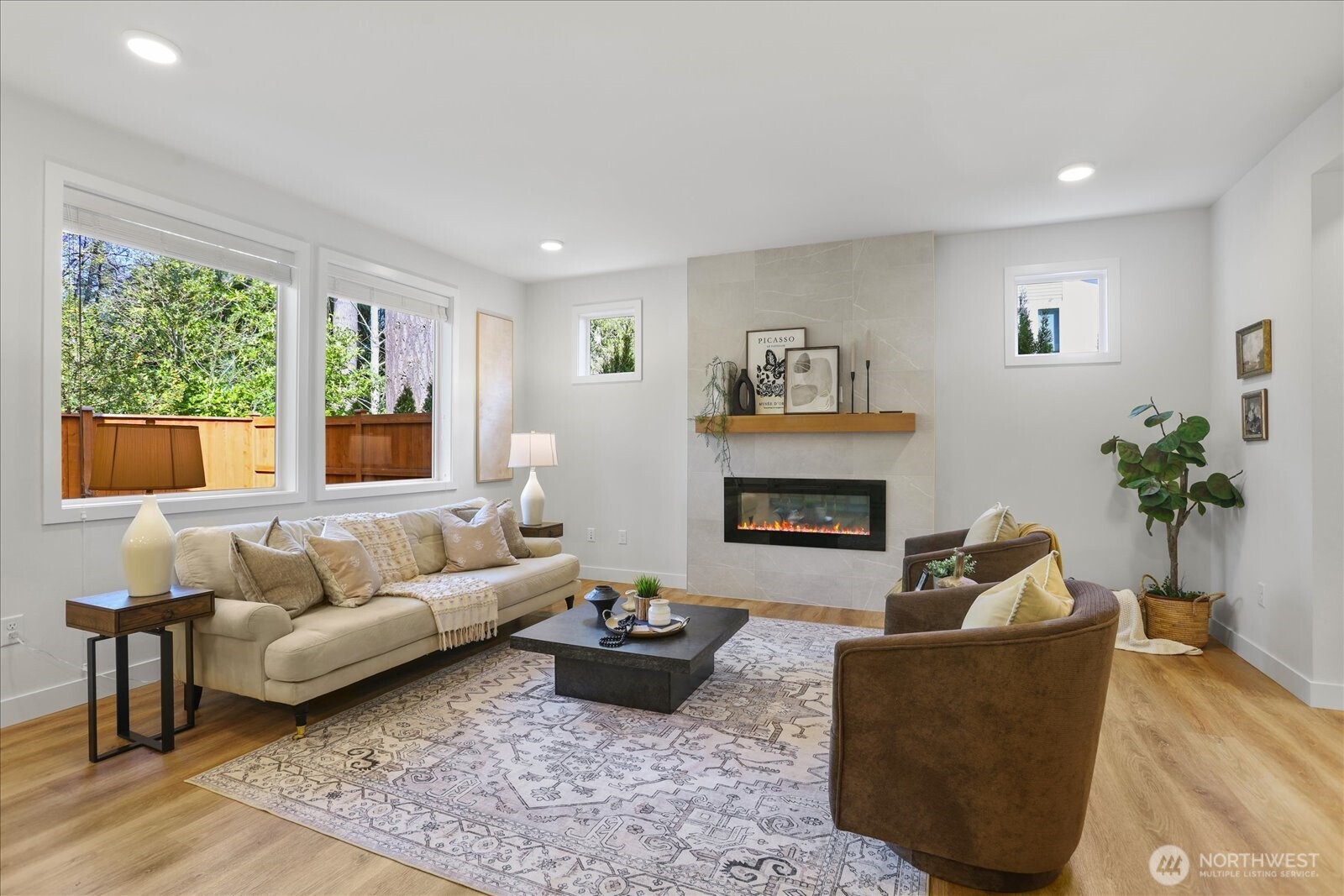 121 171st Place B Property Photo 6