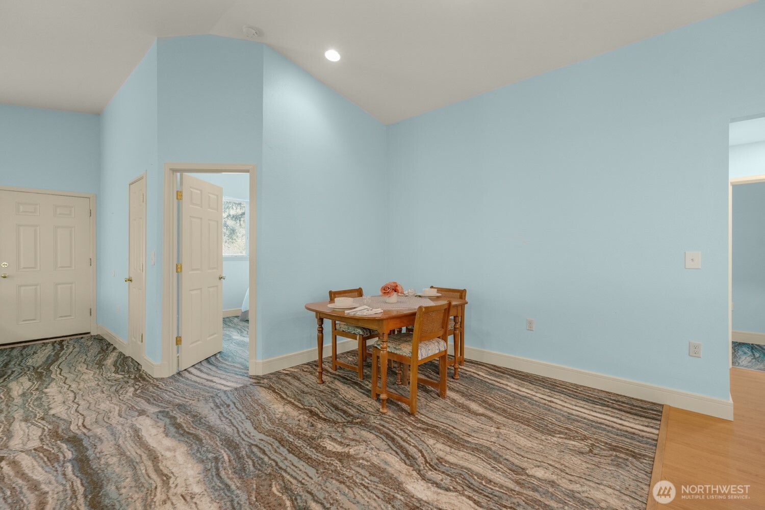 28103 R Street Property Photo 7