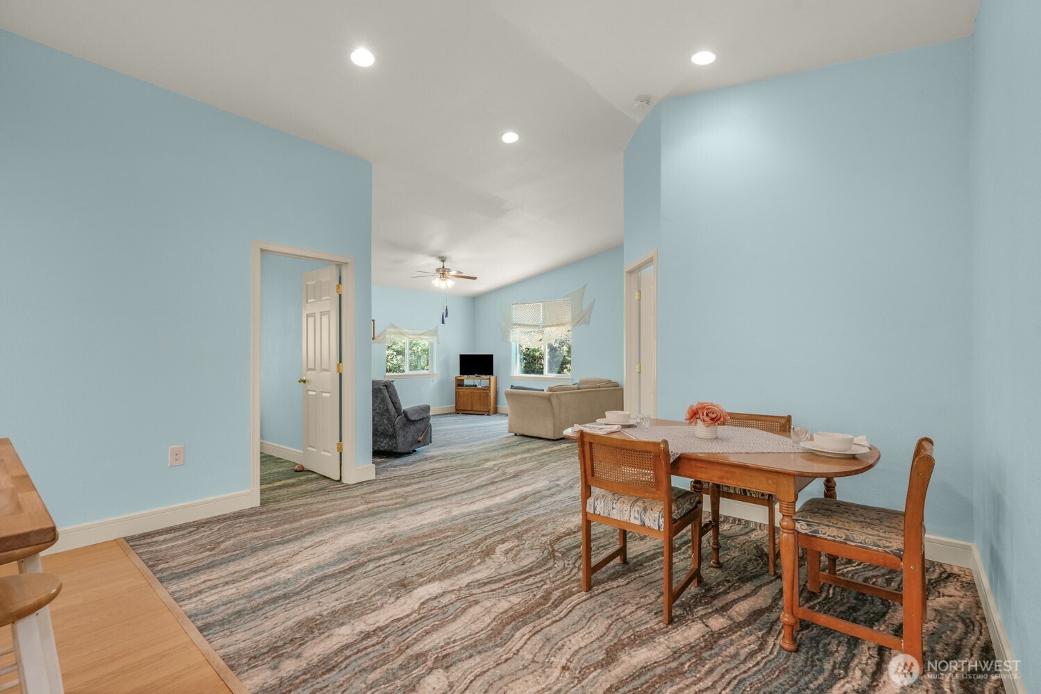 28103 R Street Property Photo 9