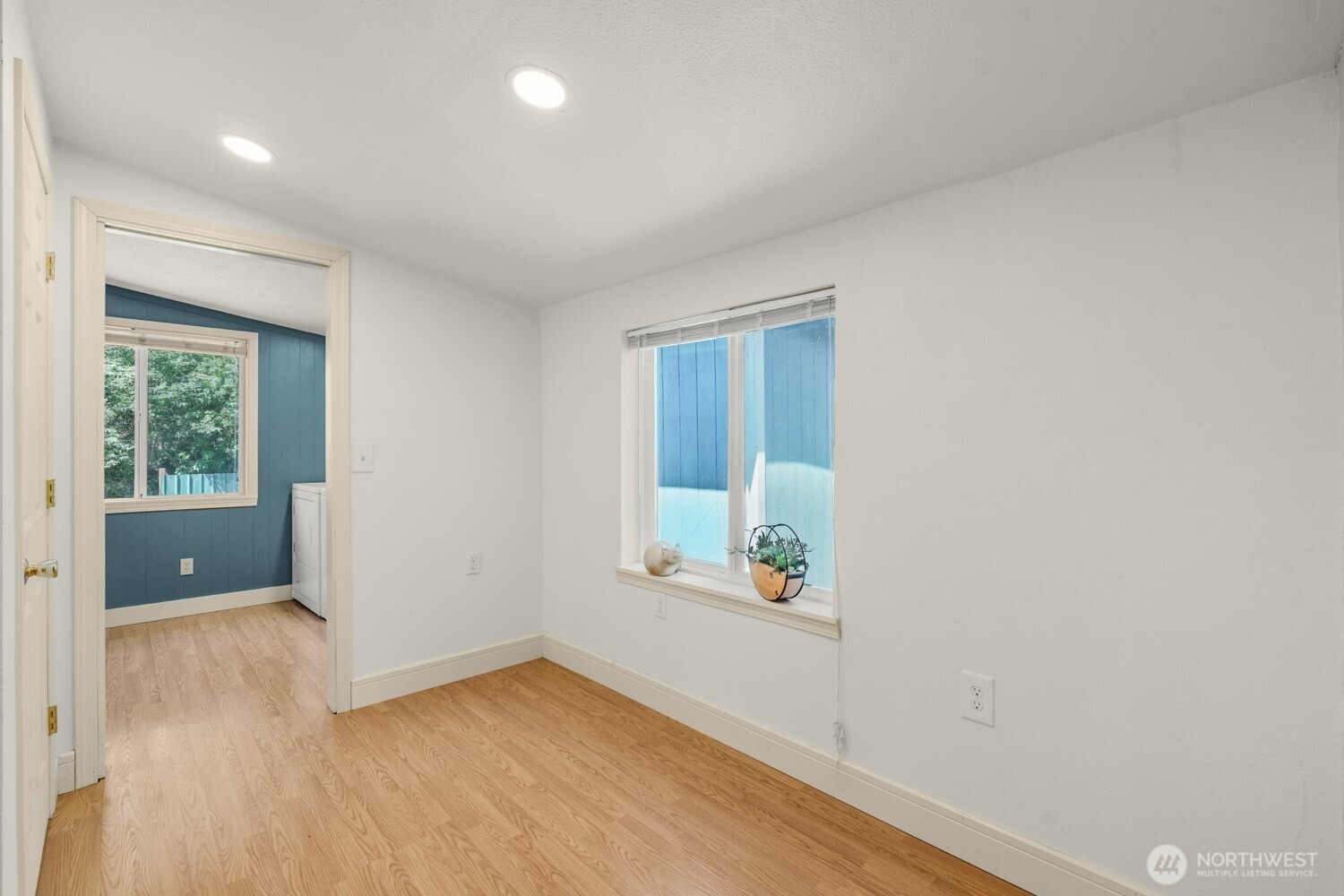 28103 R Street Property Photo 15