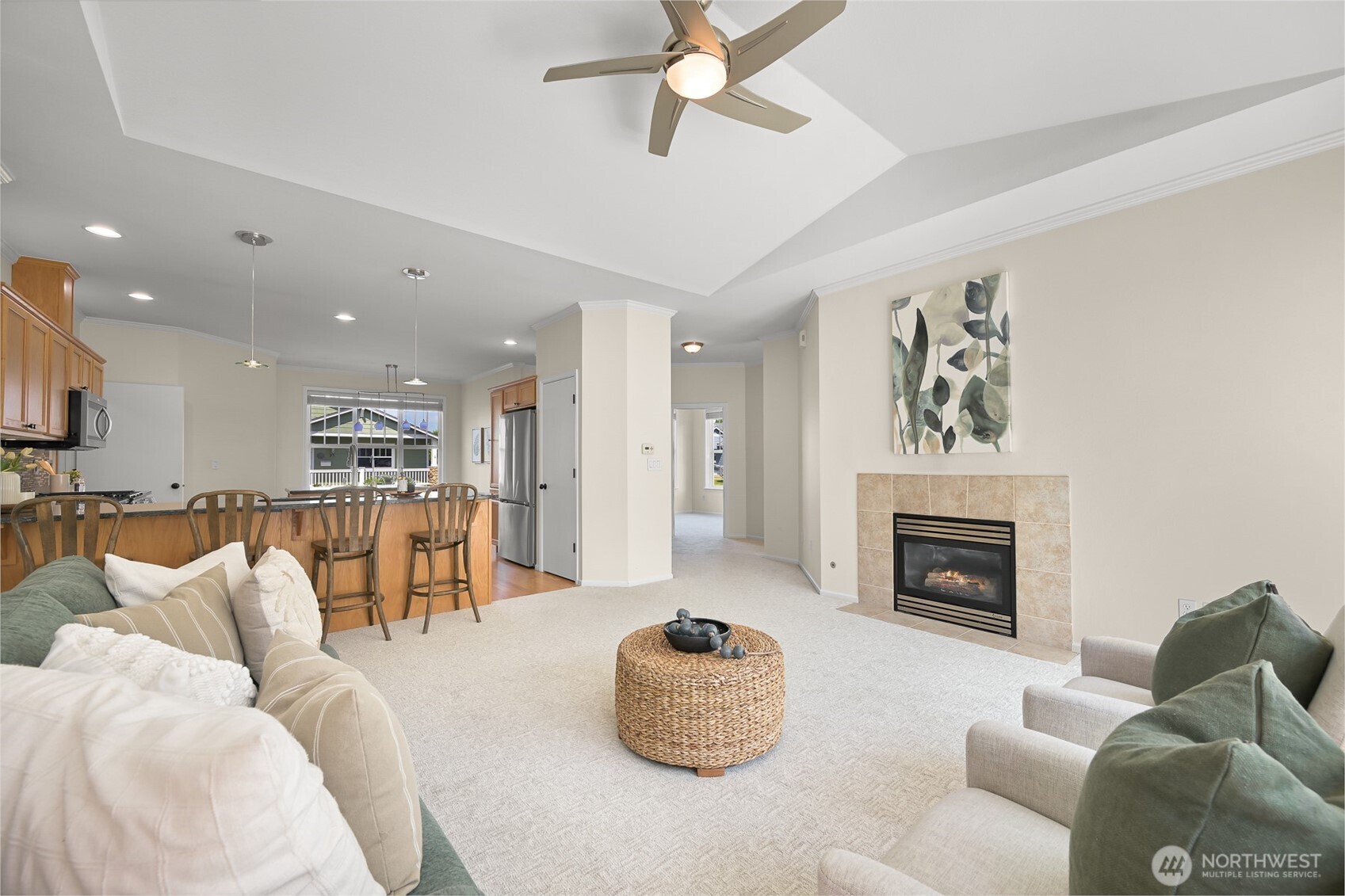 500 Fieldstone Loop 14 Property Photo 6