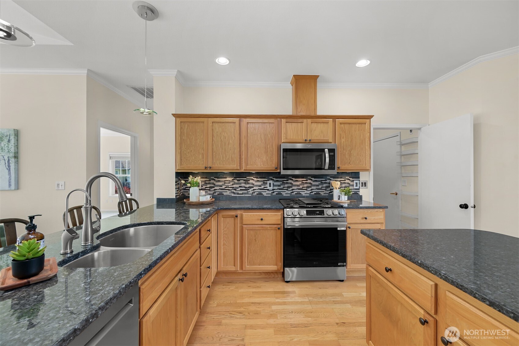 500 Fieldstone Loop 14 Property Photo 10