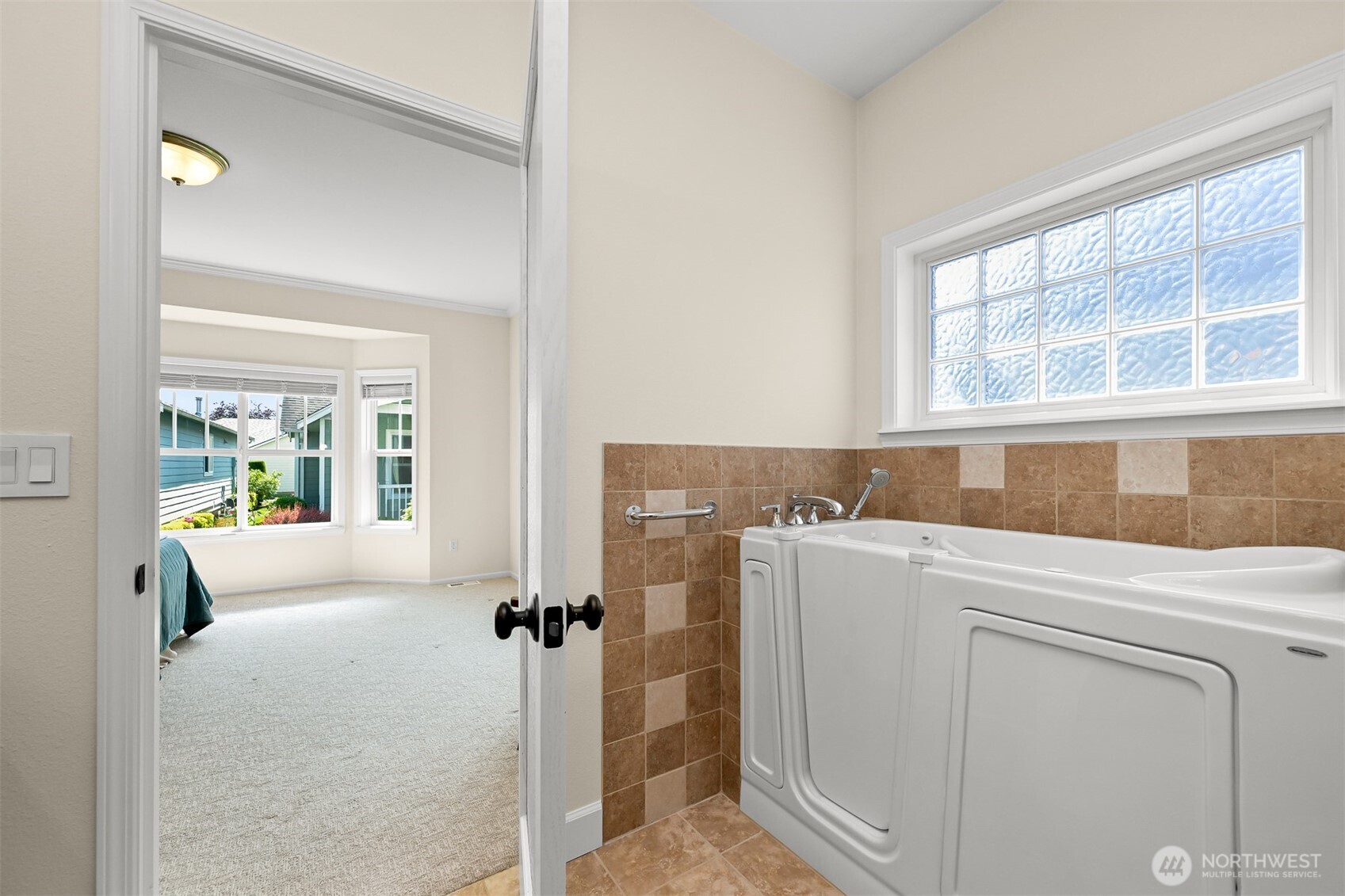 500 Fieldstone Loop 14 Property Photo 17
