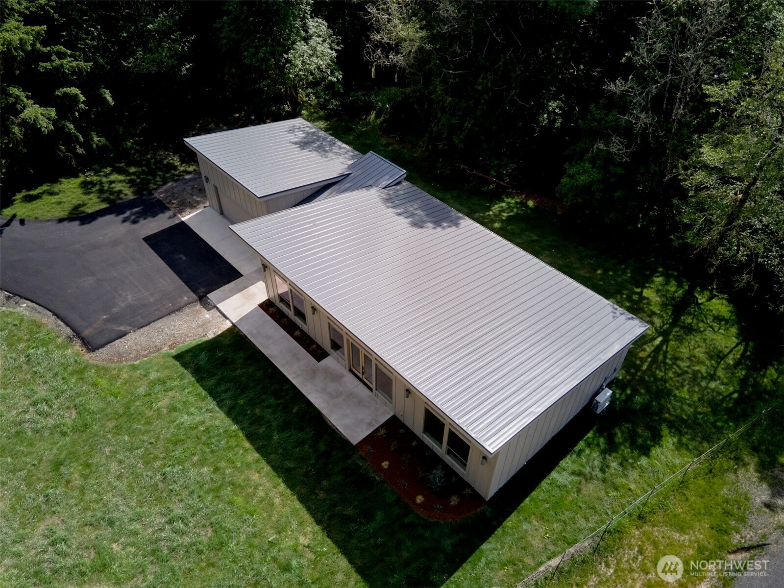956 Paine Road Property Photo 4