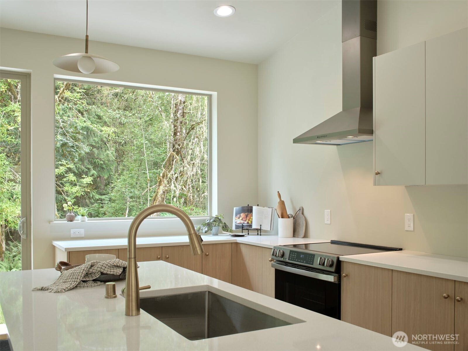 956 Paine Road Property Photo 15