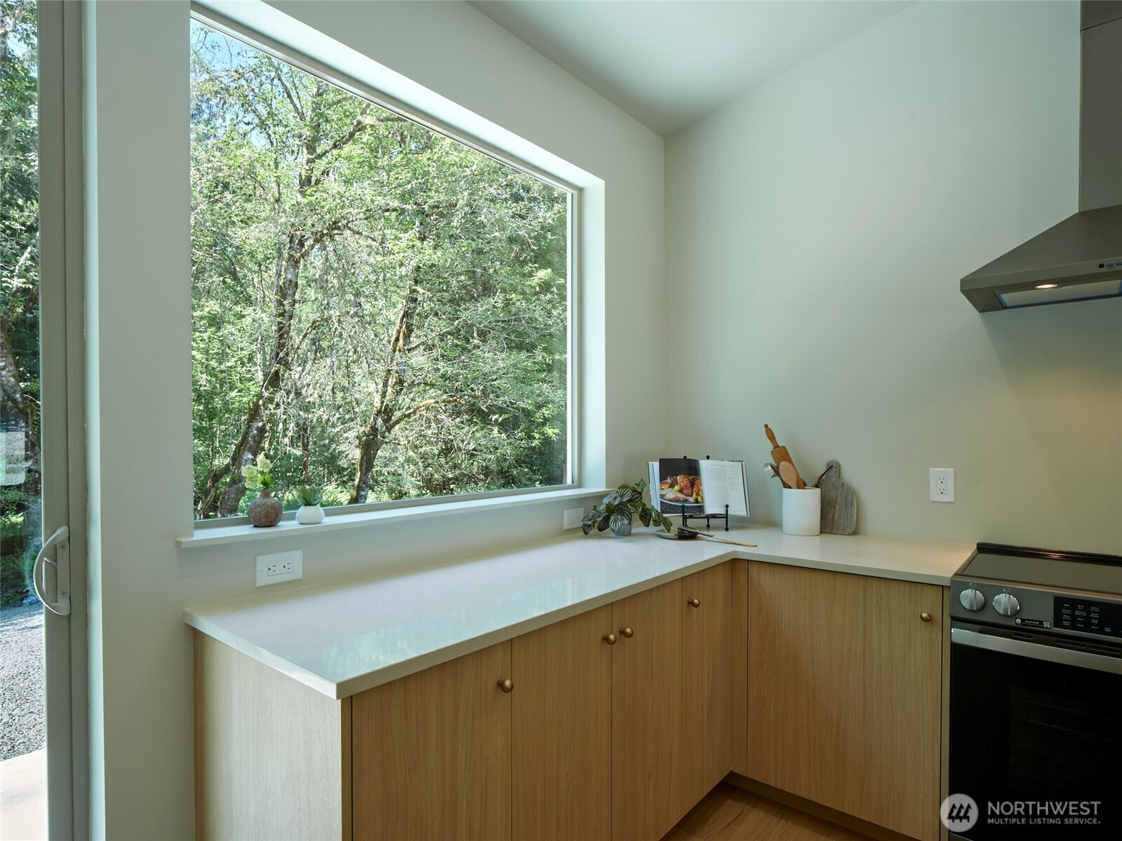 956 Paine Road Property Photo 16